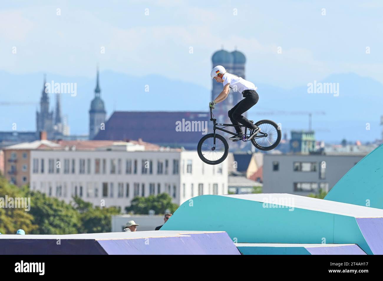 Kim Muller (Allemagne, médaille d'argent). BMX Freestyle femme. Championnats d'Europe Munich 2022 Banque D'Images