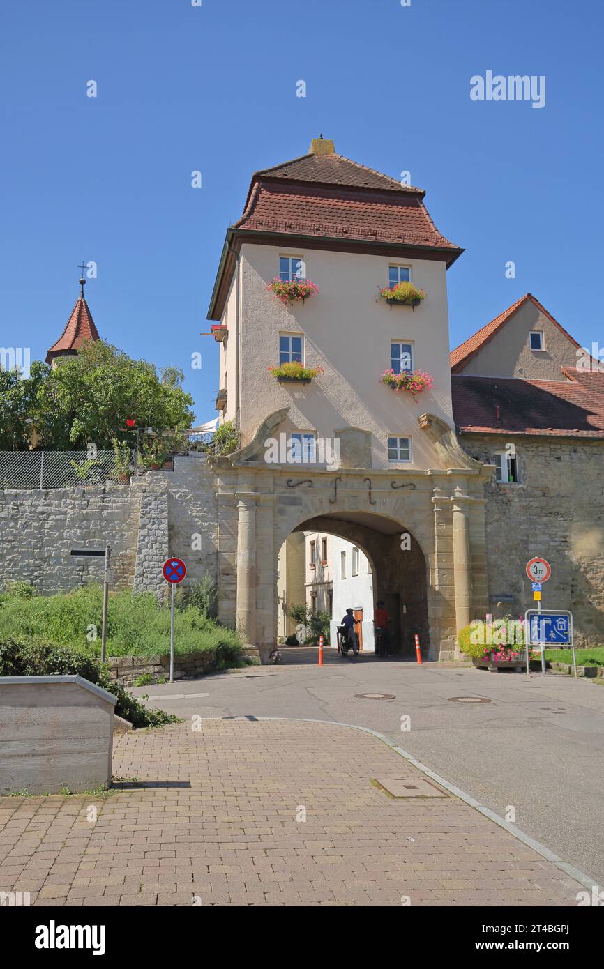 Historique New Heilbronn Gate, City Gate, Gate Tower, Archway, Lauffen am Neckar, vallée du Neckar, Baden-Wuerttemberg, Allemagne Banque D'Images