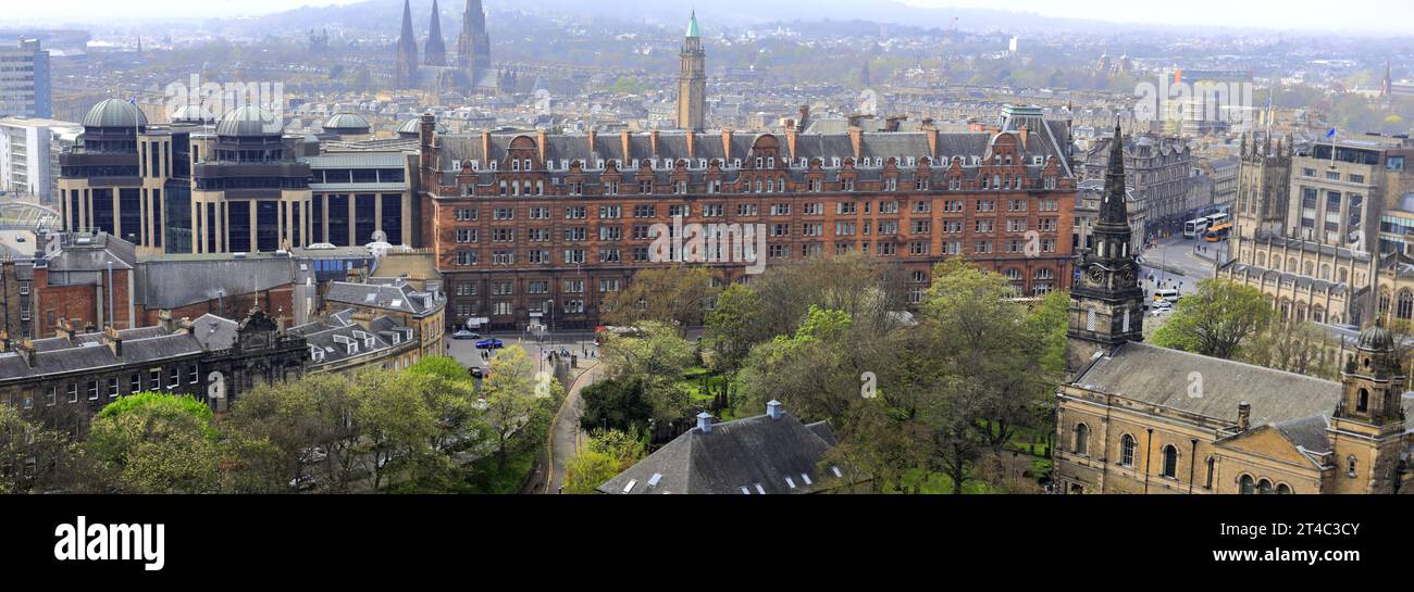 Vue sur Princes Gardens et la ville d'Édimbourg depuis le château d'Édimbourg, Écosse, Royaume-Uni Banque D'Images