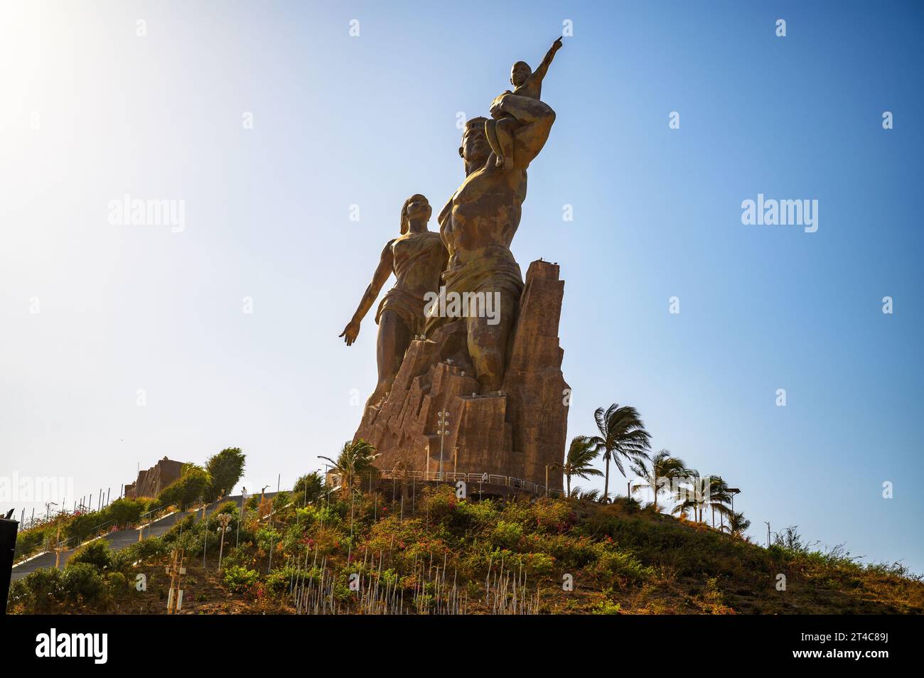 Statue appelée Monument de la Renaissance africaine située à Dakar, Sénégal Banque D'Images