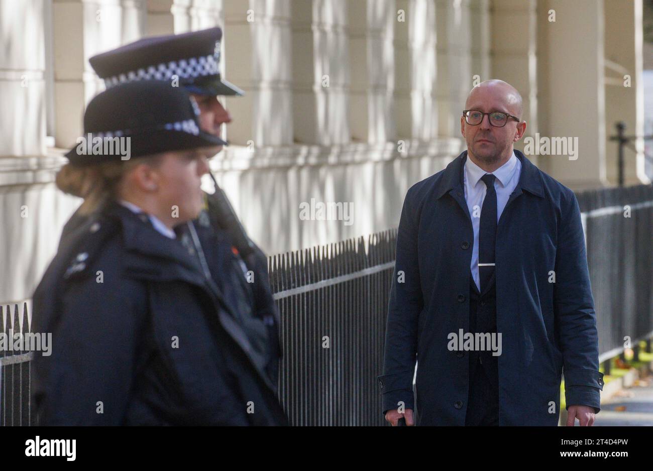 Londres, Royaume-Uni. 30 octobre 2023. Lee Cain, ancien directeur des communications de Downing Street, arrive pour l’enquête Covid-19. Crédit : Mark Thomas/Alamy Live News Banque D'Images