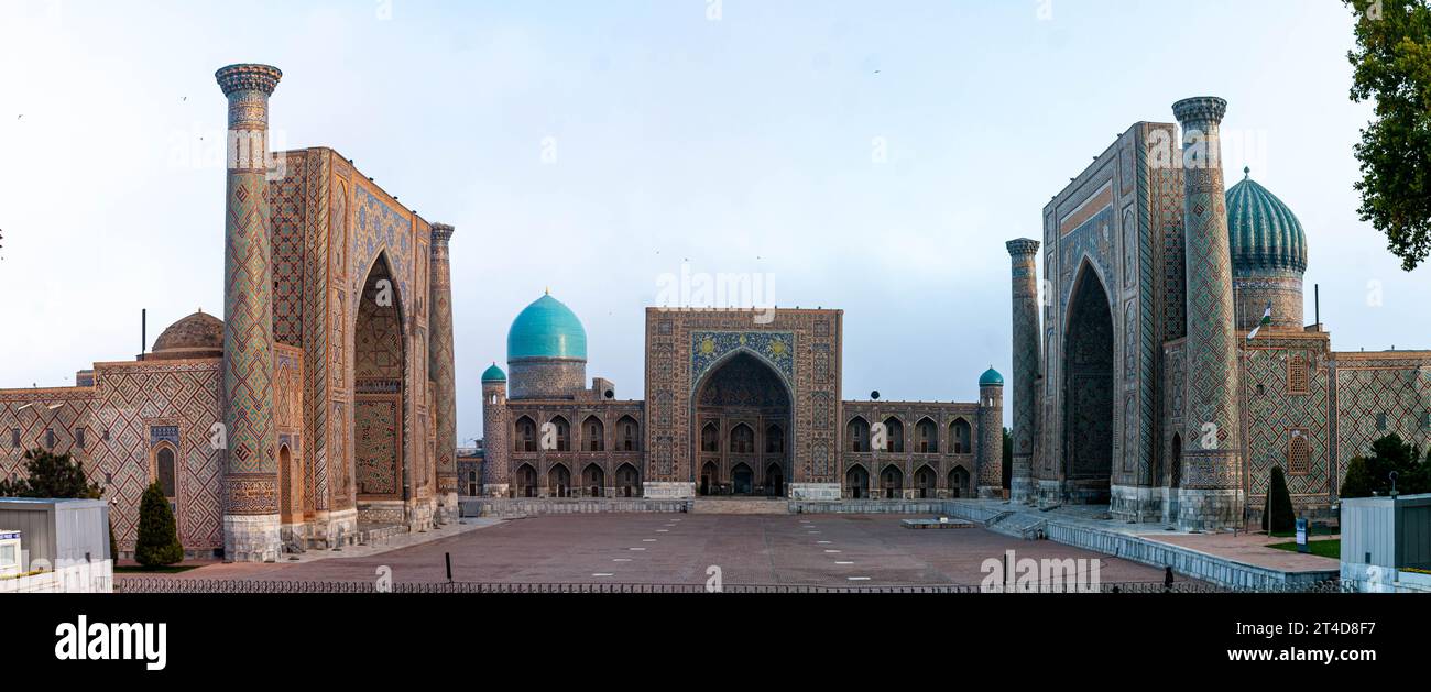 Registan place à Samarkand, Ouzbékistan - 2023 Banque D'Images