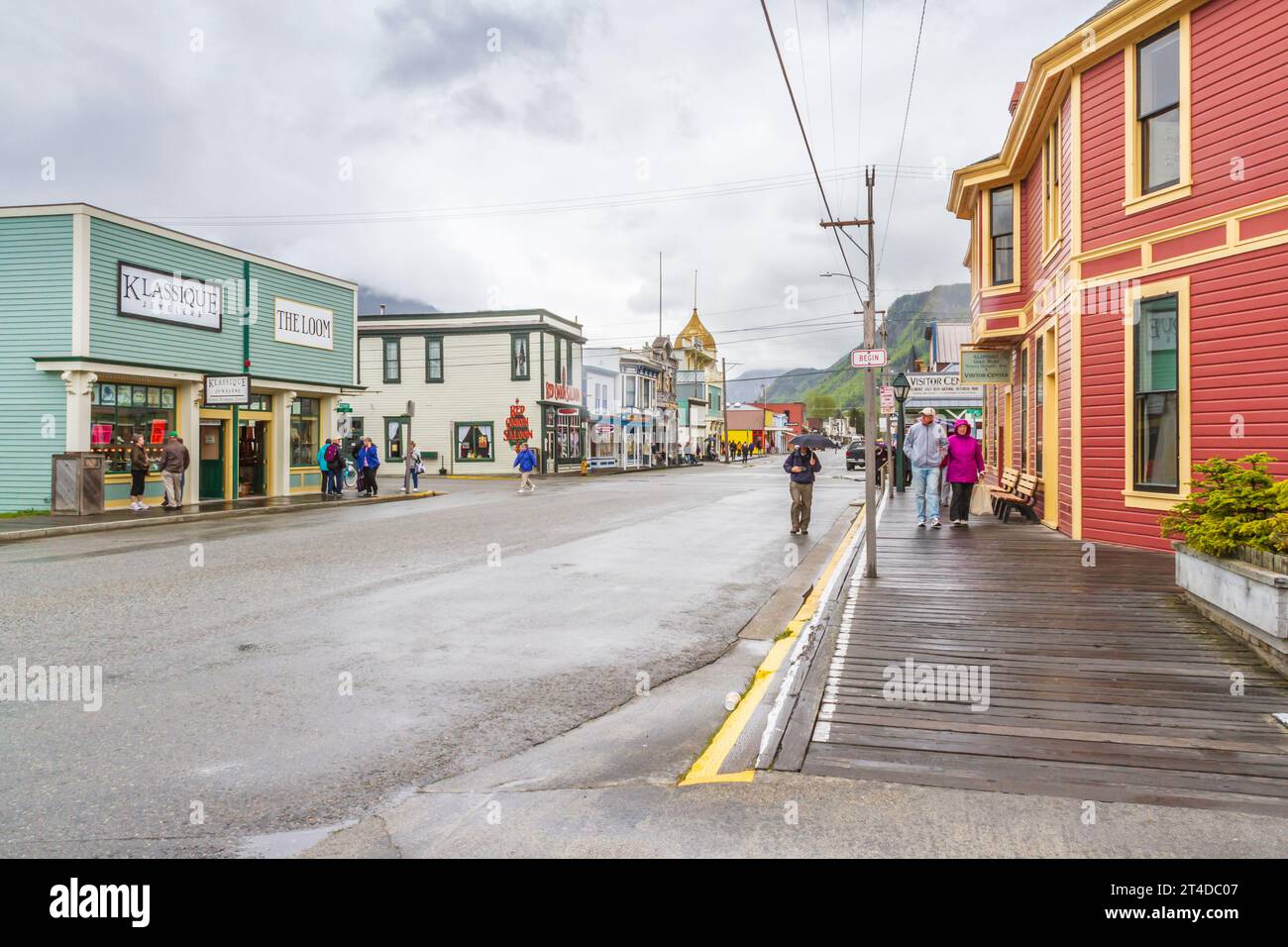 Skagway, Alaska, un port d'escale régulier pour les navires de croisière voyageant en Alaska via le passage intérieur. Ville historique colorée. Banque D'Images