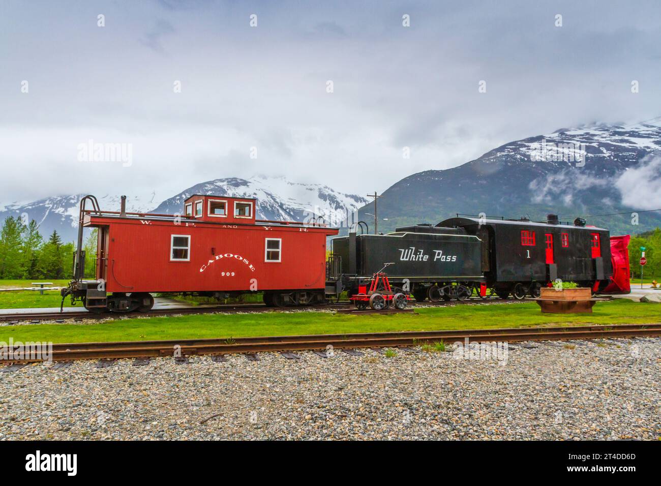Dépôt de la gare de White Pass et Yukon route Railroad à Skagway, Alaska. Le trajet en train panoramique disponible sur cette ligne au-dessus de la montagne White Pass Banque D'Images