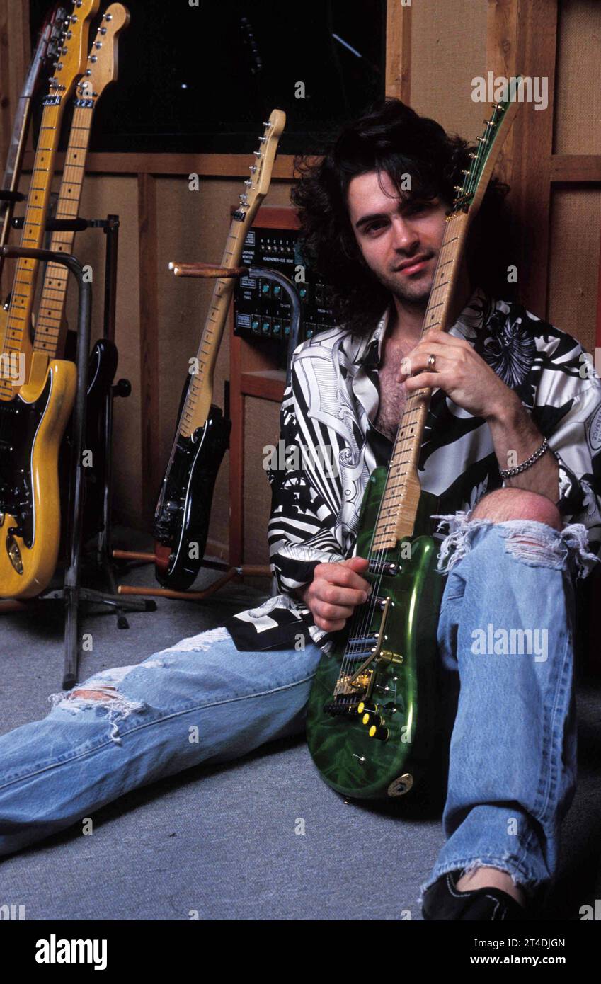 DWEEZIL ZAPPA ; guitariste rock américain et acteur occasionnel. Il est le fils du compositeur et interprète Frank Zappa ; crédit : Lynn McAfee / Performing Arts Images www.performingartsimages.com Banque D'Images