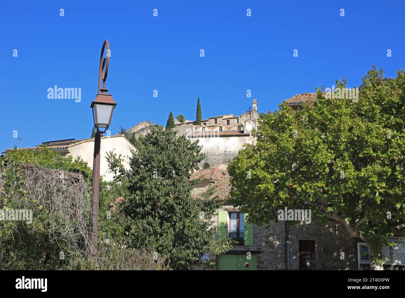 Le village viticole des Côtes-du-Rhône de Gigondas dans le Vaucluse Banque D'Images