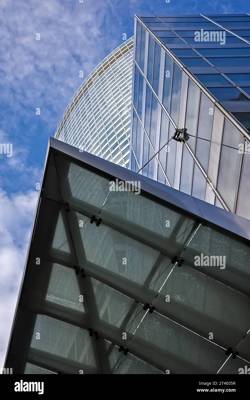 Regarder les gratte-ciel de New York gratte-ciel formes architecturales urbaines Banque D'Images
