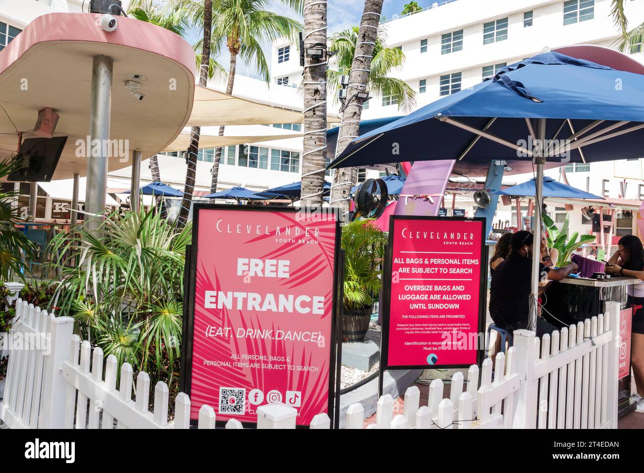 Miami Beach Floride, extérieur, entrée principale de l'hôtel, Ocean Drive, panneau de l'hôtel Clevelander South Beach, panneau d'entrée libre, sujet à la recherche Banque D'Images