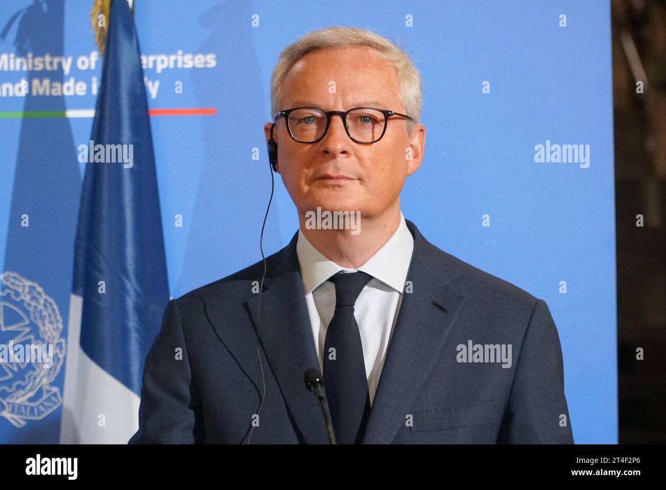 Actualités - le ministre Adolfo Urso a rencontré aujourd'hui à Rome le ministre allemand Robert Habeck et le ministre français Bruno le Maire Bruno le Maire, ministre français de l'économie et des Finances pendant que le ministre Adolfo Urso a rencontré aujourd'hui à Rome le ministre allemand Robert Habeck et le ministre français Bruno le Maire, Actualités à Rome, Italie, octobre 30 2023 Rome Ministère des Entreprises et du Made in Italy Copyright : xAlessandraxCarlix/xLiveMediax LPN 1110439 crédit : Imago/Alamy Live News Banque D'Images