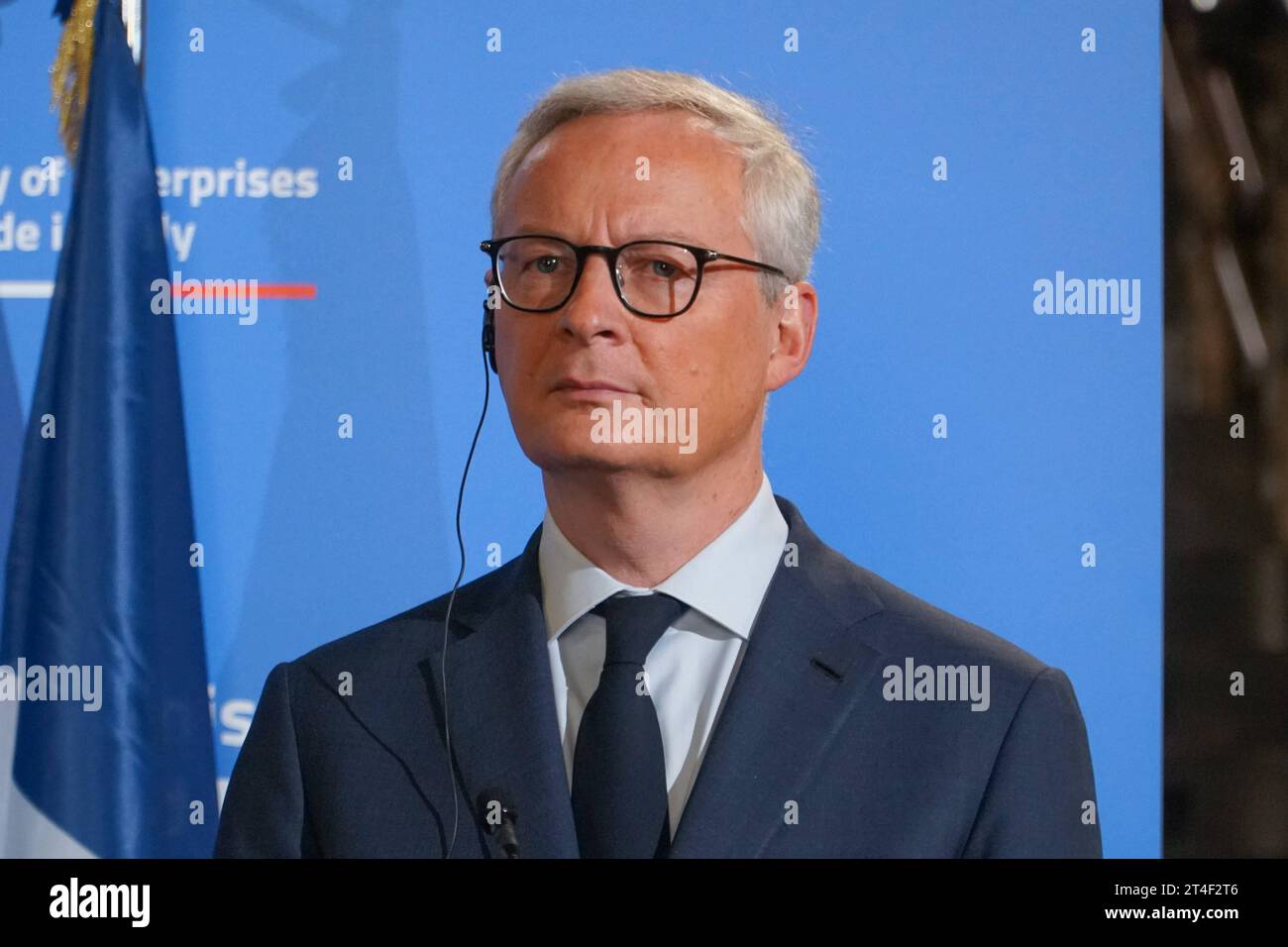 Actualités - le ministre Adolfo Urso a rencontré aujourd'hui à Rome le ministre allemand Robert Habeck et le ministre français Bruno le Maire Bruno le Maire, ministre français de l'économie et des Finances pendant que le ministre Adolfo Urso a rencontré aujourd'hui à Rome le ministre allemand Robert Habeck et le ministre français Bruno le Maire, Actualités à Rome, Italie, octobre 30 2023 Rome Ministère des Entreprises et du Made in Italy Copyright : xAlessandraxCarlix/xLiveMediax LPN 1110449 crédit : Imago/Alamy Live News Banque D'Images