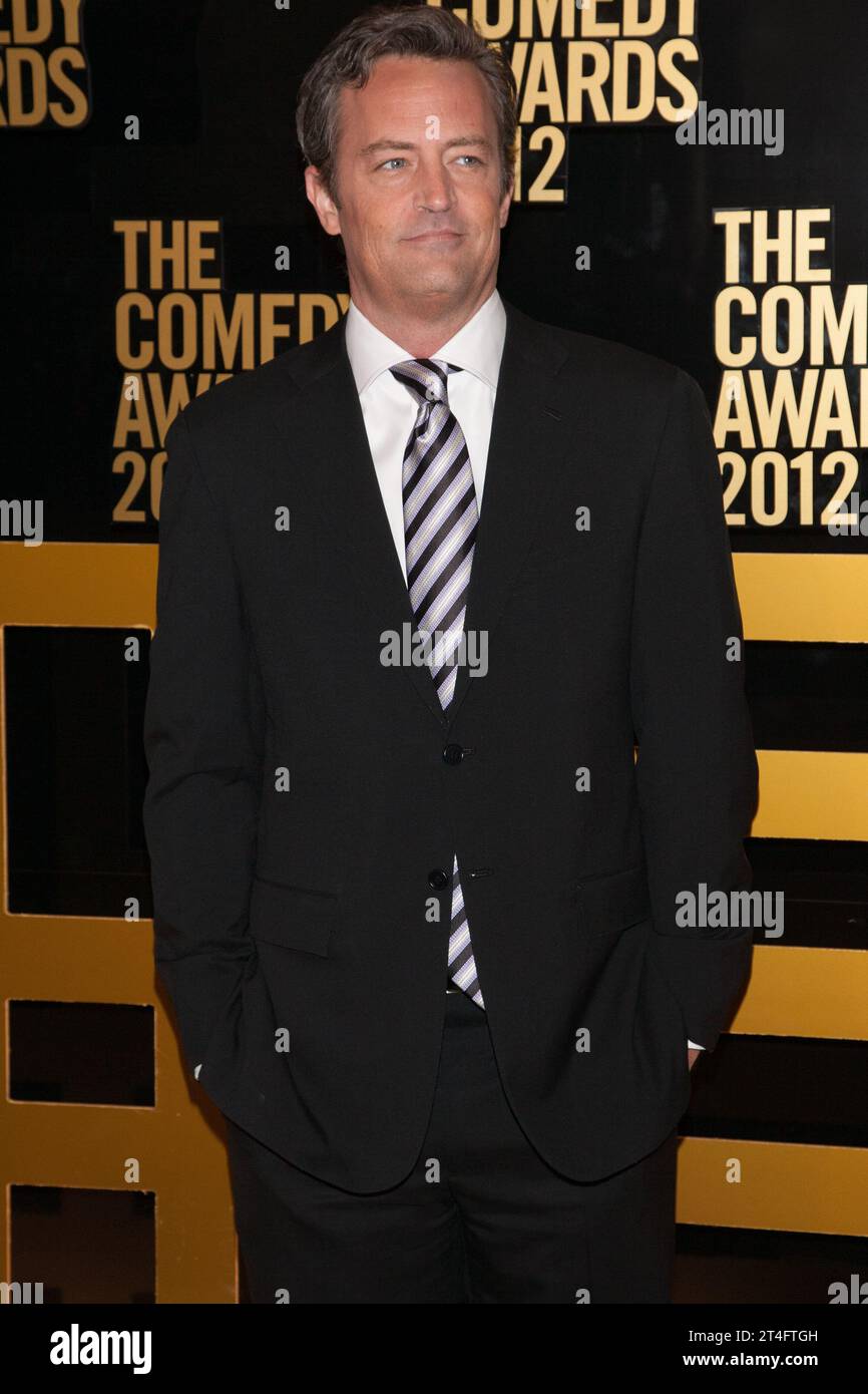 Matthew Perry assiste aux Comedy Awards 2012 à Hammerstein Ballroom le 28 avril 2012 à New York. Banque D'Images