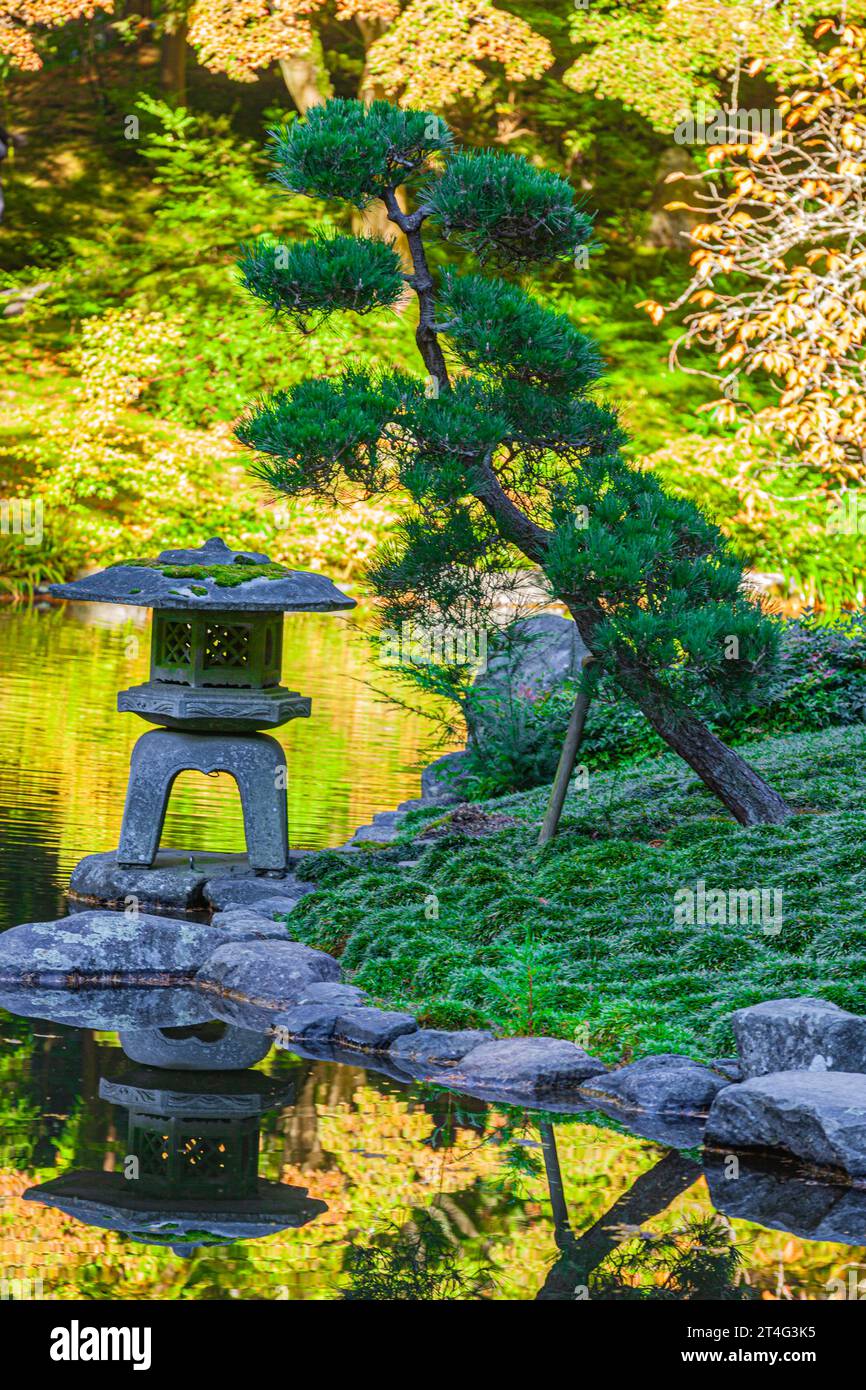 Ornement japonais dans le jardin japonais Nitobe UBC Vancouver Canada Banque D'Images