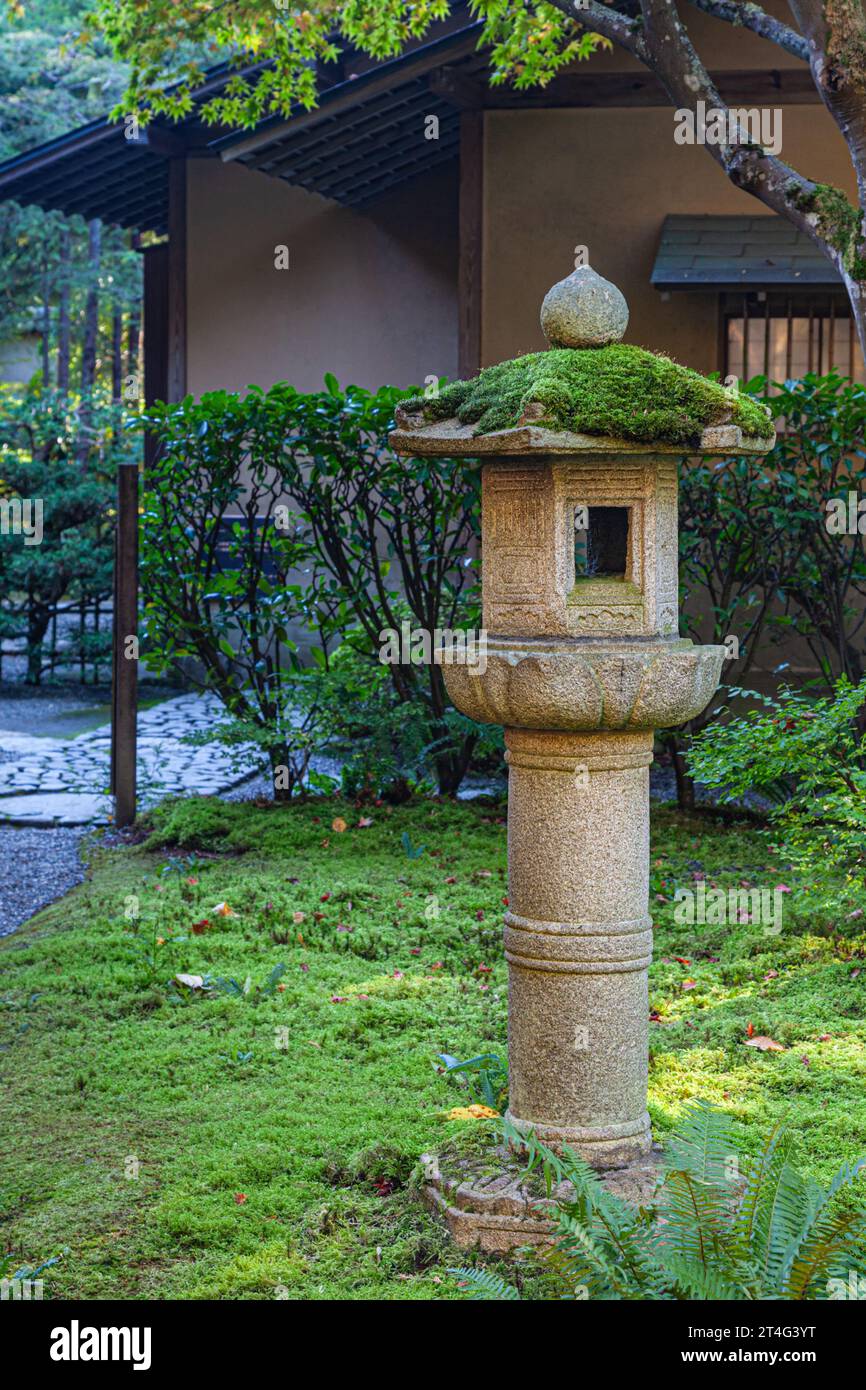 Ornement japonais dans le jardin japonais Nitobe UBC Vancouver Canada Banque D'Images