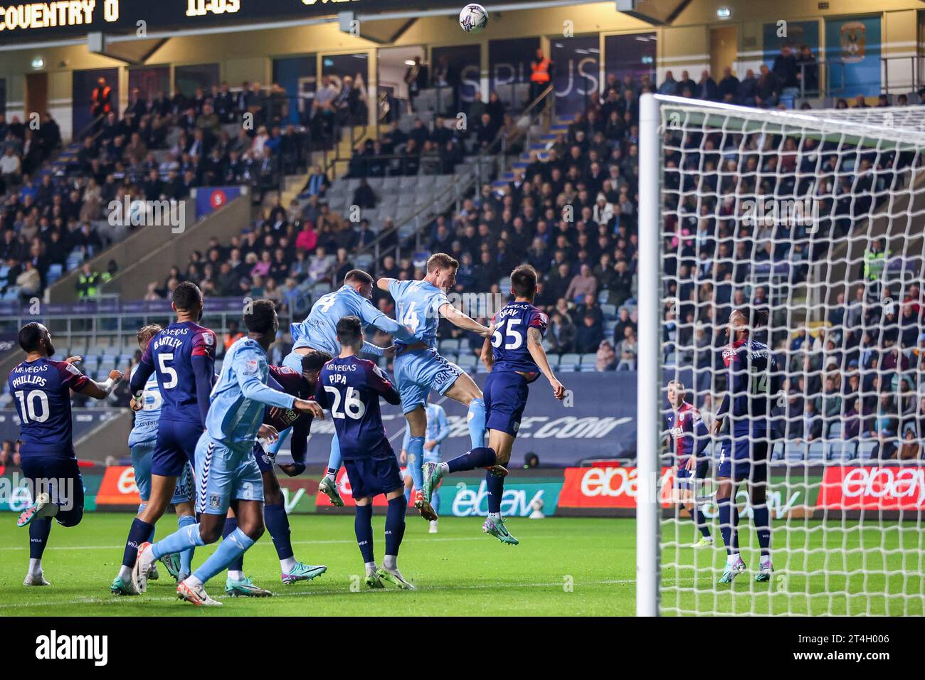 Coventry, Royaume-Uni. 30 octobre 2023. Action aérienne lors du match EFL Sky Bet Championship entre Coventry City et West Bromwich Albion au CBS Arena, Coventry, Angleterre, le 30 octobre 2023. Photo de Stuart Leggett. Usage éditorial uniquement, licence requise pour un usage commercial. Aucune utilisation dans les Paris, les jeux ou les publications d'un seul club/ligue/joueur. Crédit : UK Sports pics Ltd/Alamy Live News Banque D'Images