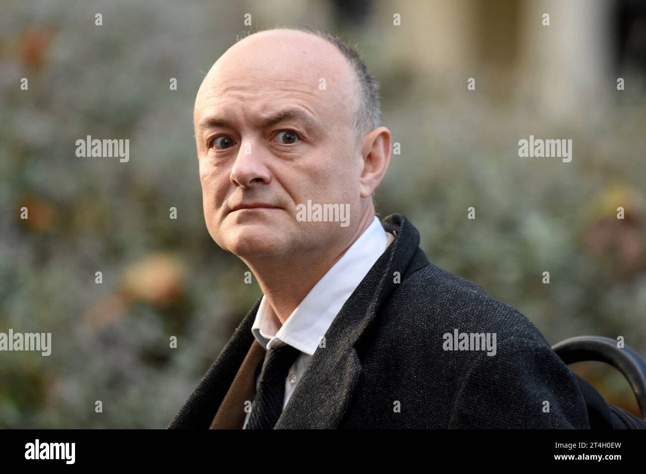 Londres, Royaume-Uni. 31 octobre 2023. Dominic Cummings, ancien conseiller en chef du Premier ministre, arrive à l'enquête britannique sur la Covid-19 est une enquête publique indépendante sur la réponse du Royaume-Uni à la pandémie de COVID-19 et sur l'impact de celle-ci, et sur les leçons à tirer pour l'avenir qui se tient à Dorland House dans l'ouest de Londres. Crédit : MARTIN DALTON/Alamy Live News Banque D'Images