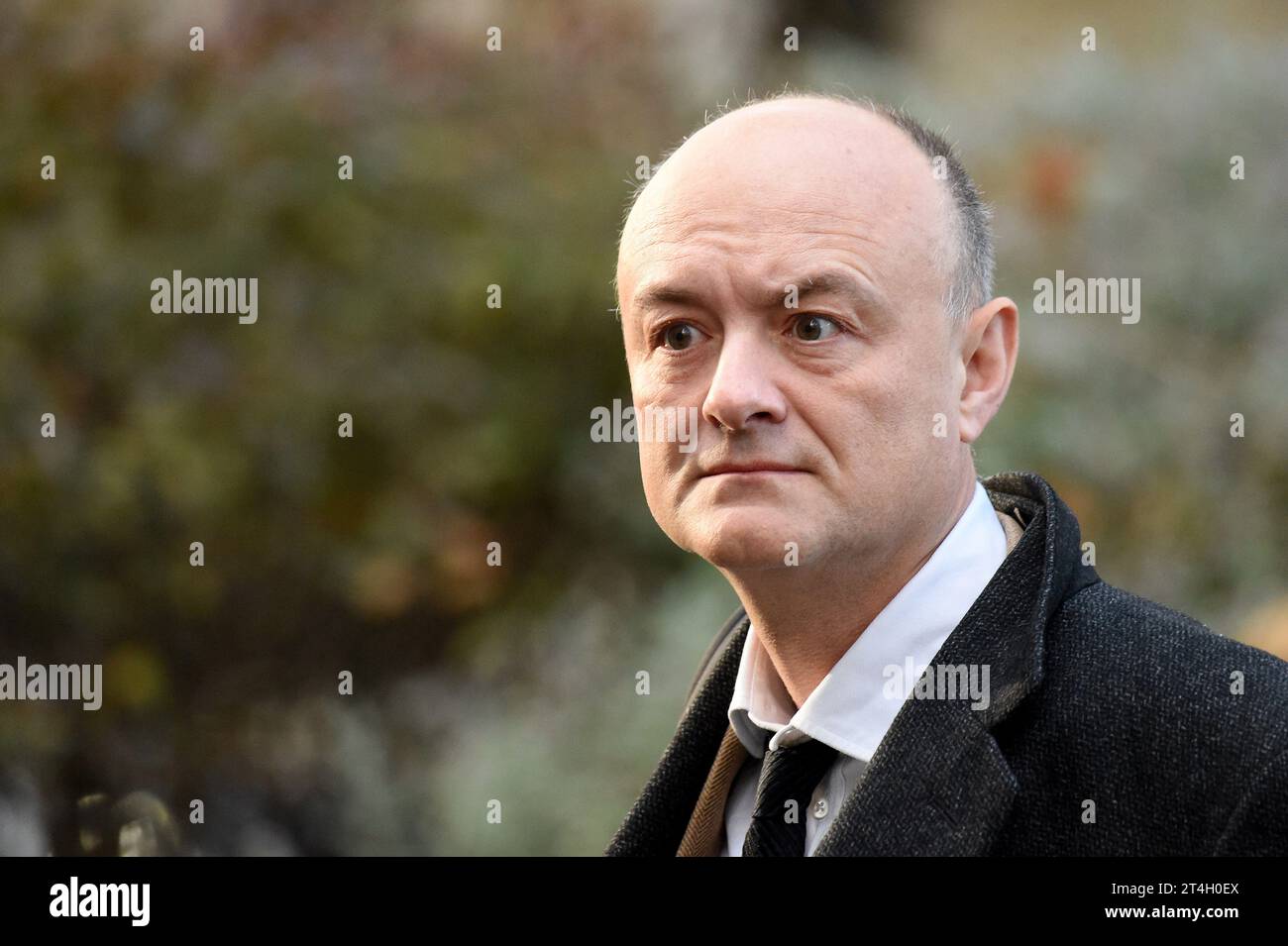 Londres, Royaume-Uni. 31 octobre 2023. Dominic Cummings, ancien conseiller en chef du Premier ministre, arrive à l'enquête britannique sur la Covid-19 est une enquête publique indépendante sur la réponse du Royaume-Uni à la pandémie de COVID-19 et sur l'impact de celle-ci, et sur les leçons à tirer pour l'avenir qui se tient à Dorland House dans l'ouest de Londres. Crédit : MARTIN DALTON/Alamy Live News Banque D'Images