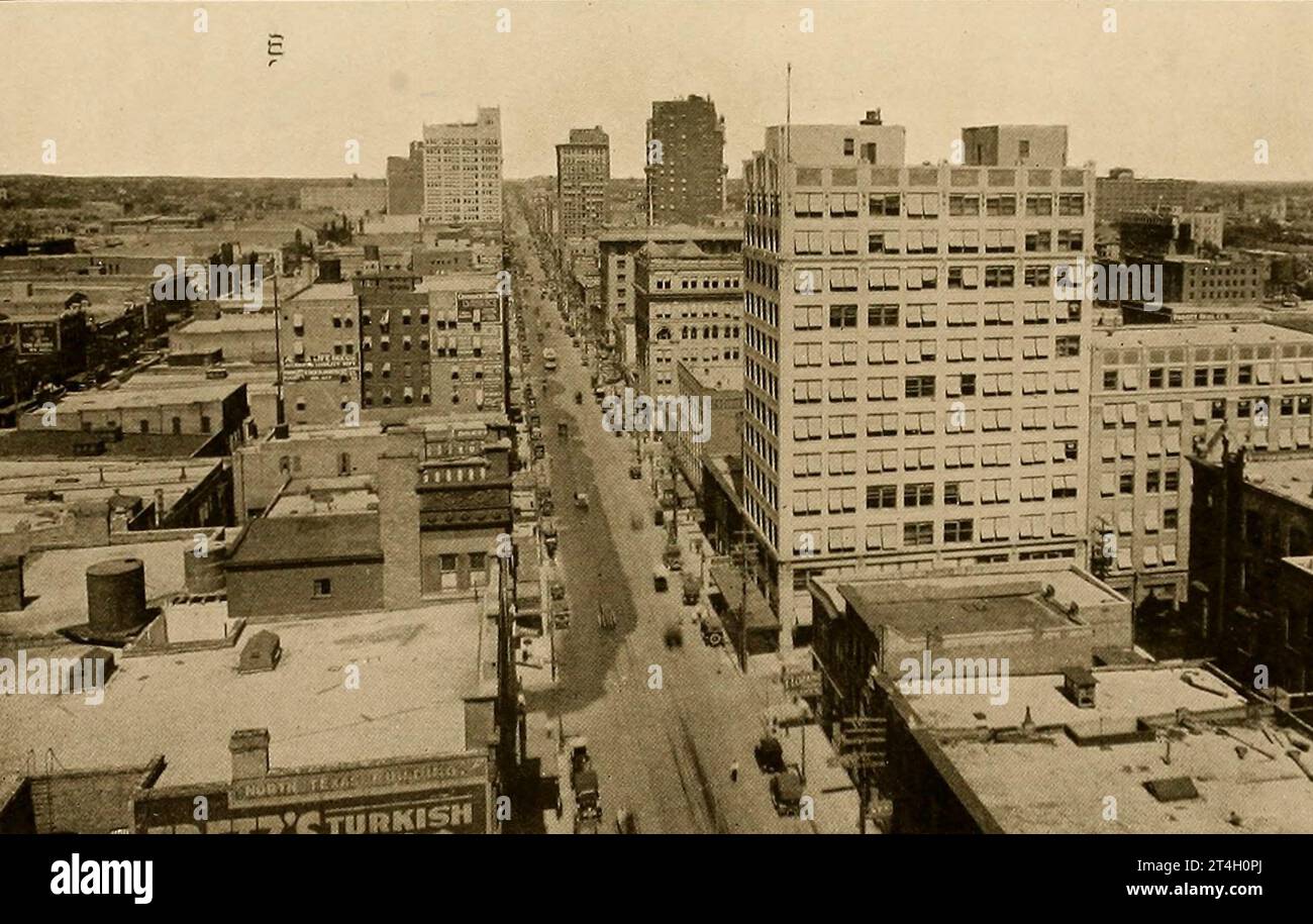 Main Street, Dallas d'après le livre Texas, The Wonderful, the State of the six Flags ; par Nevin Otto Winter a publié la page Company 1916, y compris les comptes de la colonie espagnole et l'établissement des missions indiennes ; l'expédition malheureuse et la mort de la salle ; The Romance of ITS Early Settlement and Stories of ITS Hardy Pioneers ; The Nine Year Republic of Texas ; Stephen F. Austin et Sam Houston ; Remember the Alamo ; The Development of Cattle Ranches ; The Great Ranches and a visit a million-acre Ranch ; The Growing Cities; la réhabilitation de Galveston ; le long du Banque D'Images