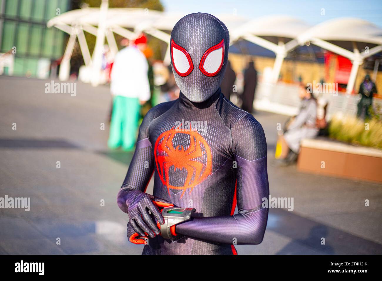 Cosplay | Spider-Man - Miles Morales | cosplayers au deuxième jour de MCM Comic con au centre d'exposition Excel à Londres le 28 octobre 2023 Banque D'Images