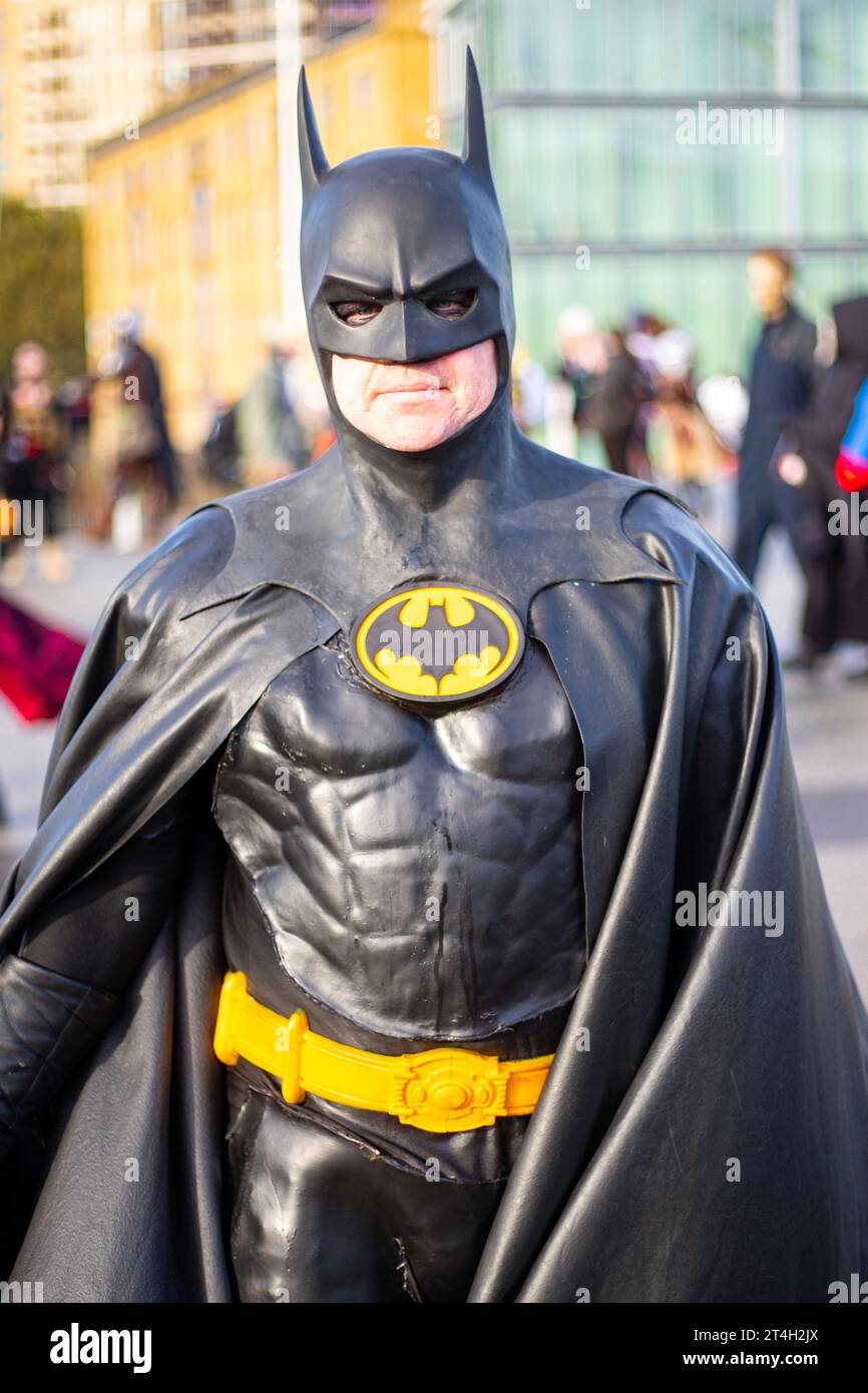 Cosplay | Batman | cosplayers au deuxième jour de MCM Comic con au centre d'exposition Excel à Londres le 28 octobre 2023 Banque D'Images