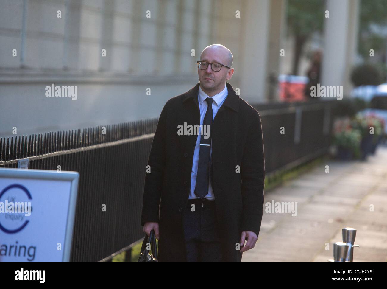 Londres, Angleterre, Royaume-Uni. 31 octobre 2023. L'ancien directeur des communications au 10 Downing Street LEE CAIN arrive à l'audience de l'enquête publique Covid-19. (Image de crédit : © Tayfun Salci/ZUMA Press Wire) USAGE ÉDITORIAL SEULEMENT! Non destiné à UN USAGE commercial ! Crédit : ZUMA Press, Inc./Alamy Live News Banque D'Images