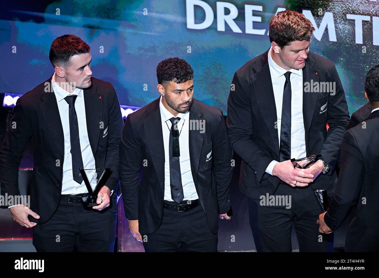 Paris, France. 29 octobre 2023. Jordan Richard Richie Mo'unga et Scott Barrett lors des World Rugby Awards à l'Opéra Garnier le 29 octobre 2023 à Paris. Photo de Victor Joly/ABACAPRESS.COM crédit : Abaca Press/Alamy Live News Banque D'Images