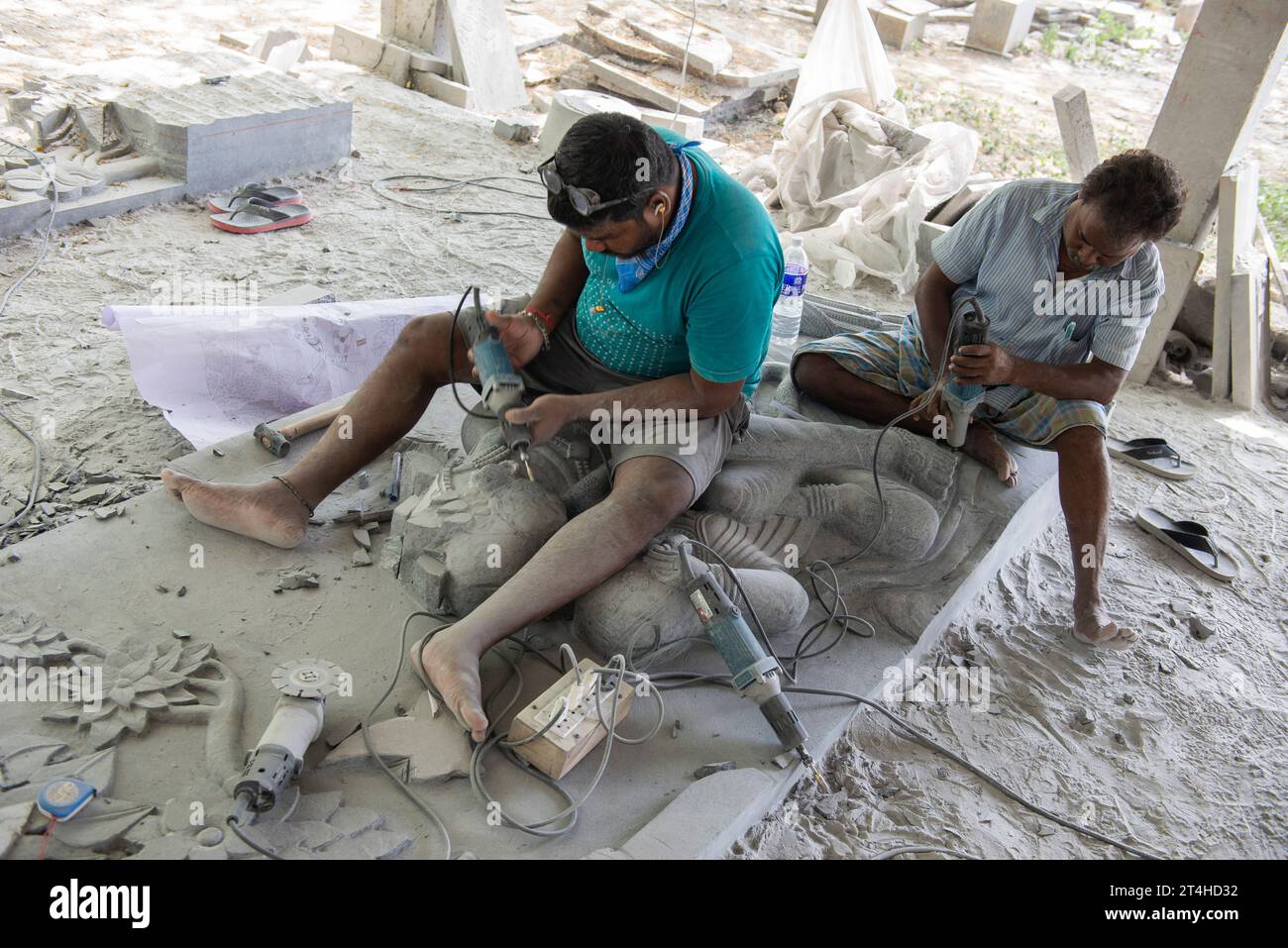 Tamil Nadu, Inde - août 2023 : atelier de sculpture sur pierre au tamil nadu. Banque D'Images