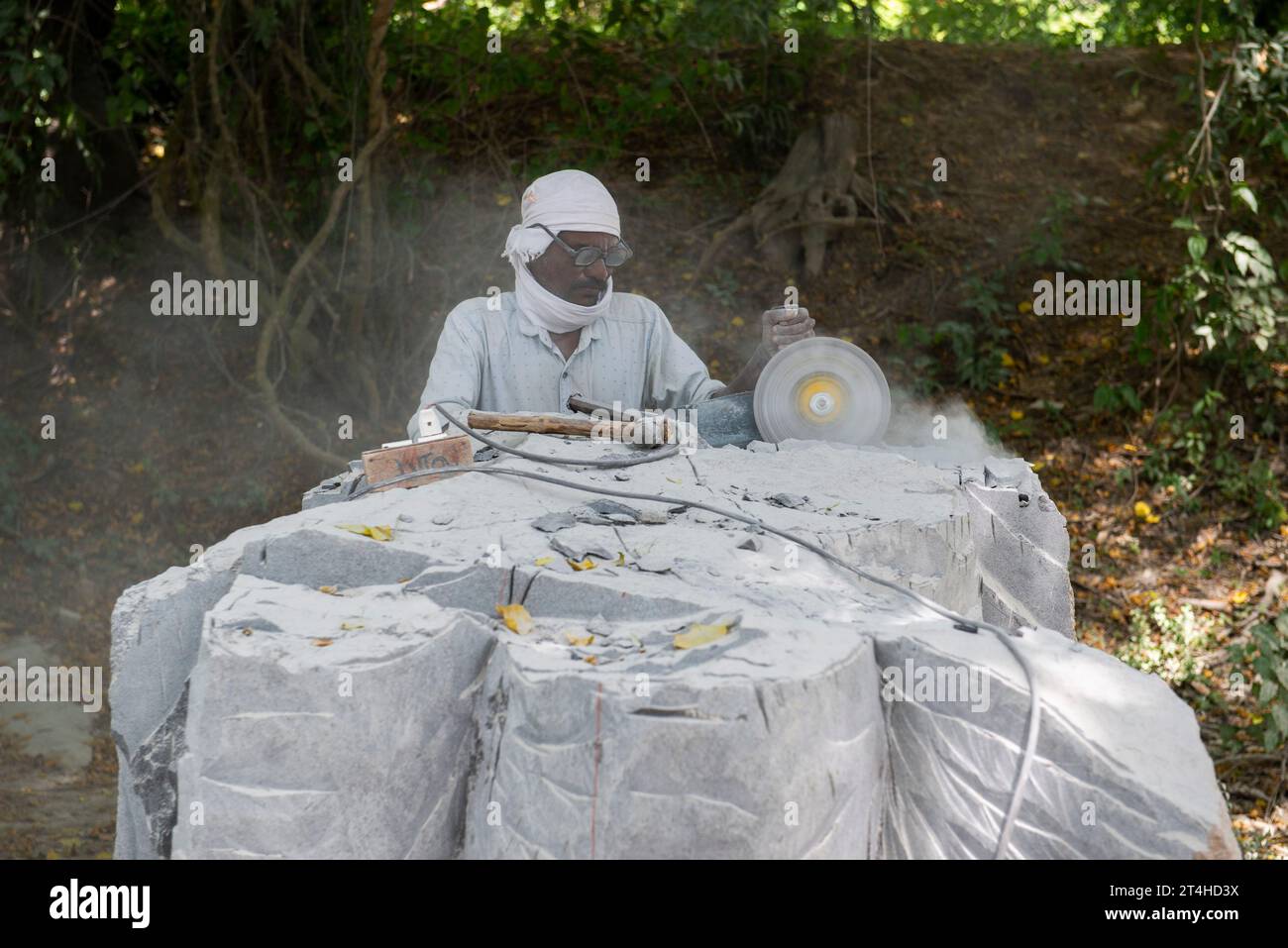Tamil Nadu, Inde - août 2023 : atelier de sculpture sur pierre au tamil nadu. Banque D'Images