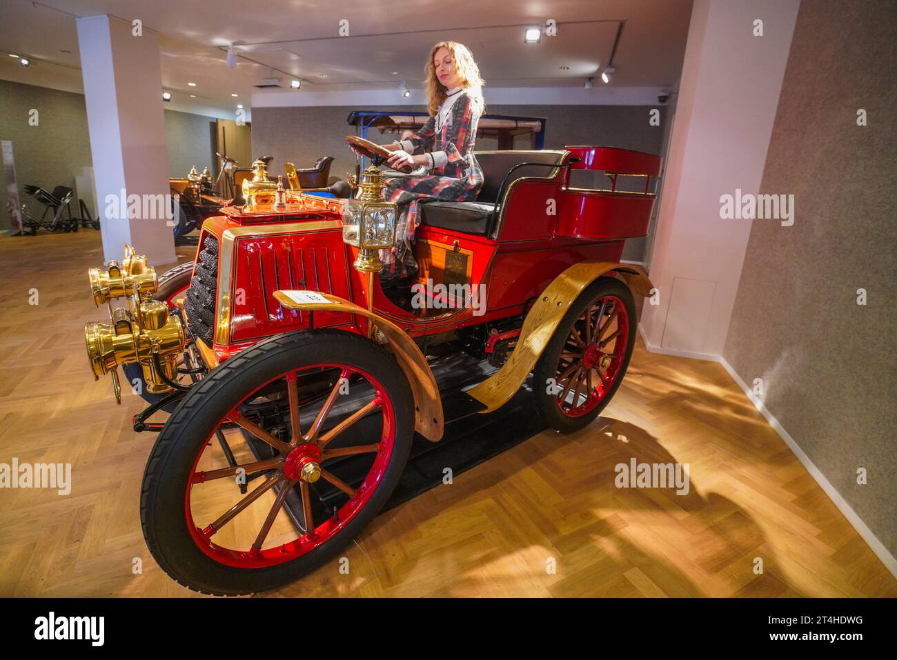 Londres, Royaume-Uni. 31 octobre 2023. Un tonneau à entrée arrière bicylindre de 1901 Dürkopp 8 ch estimé) : 140 000 à 160 000. Avant-première presse l pour les Bonhams| Cars Golden Age of Motoring sale proposant des voitures anciennes prêtes à rouler dans la course de Londres à Brighton Run. Crédit amer ghazzal/Alamy Live News Banque D'Images