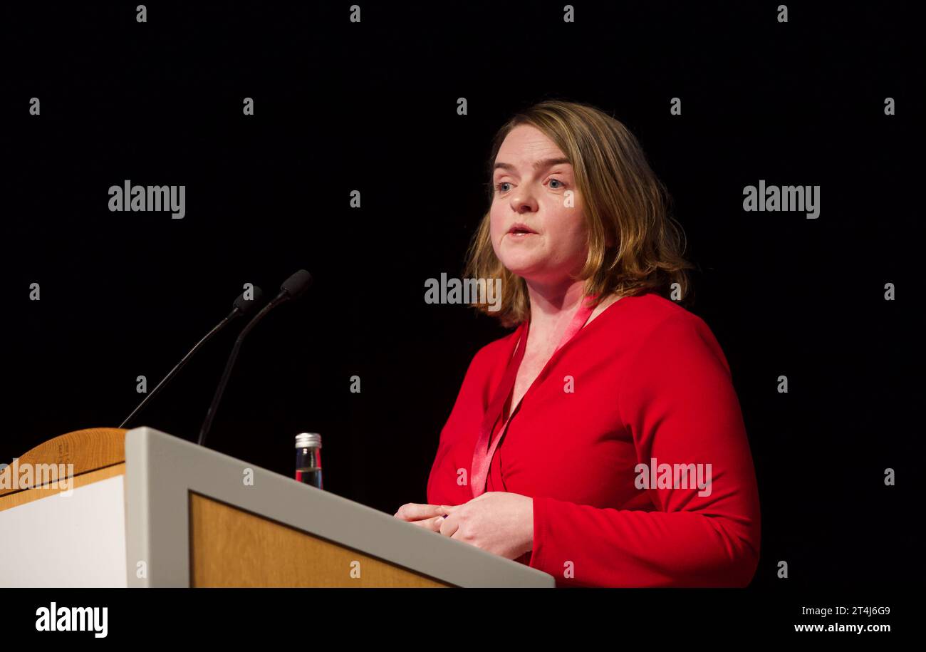 Edimbourg, Royaume-Uni ; 31 octobre 2023 : le professeur Mairi Spovage, directeur de l'Institut Fraser of Allander, s'adressant à la conférence de l'Alliance écossaise du tourisme. Photo : DB Media Services / Alamy crédit : Terry Murden/Alamy Live News Banque D'Images