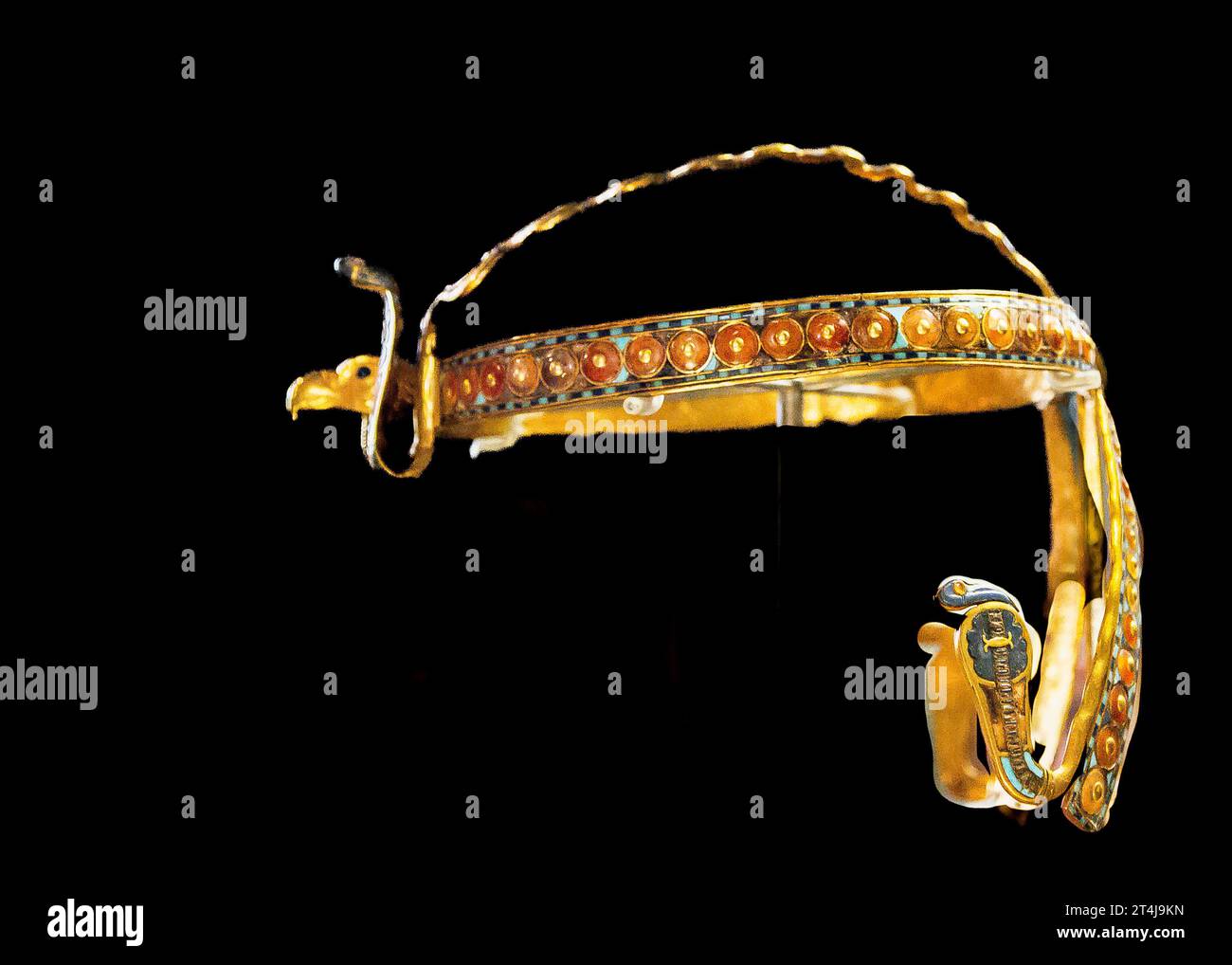 Egypte, Caire, bijoux Toutankhamon, de son tombeau à Louxor : Diadem avec des rubans et les 2 déesses comme serpent et vautour. Banque D'Images