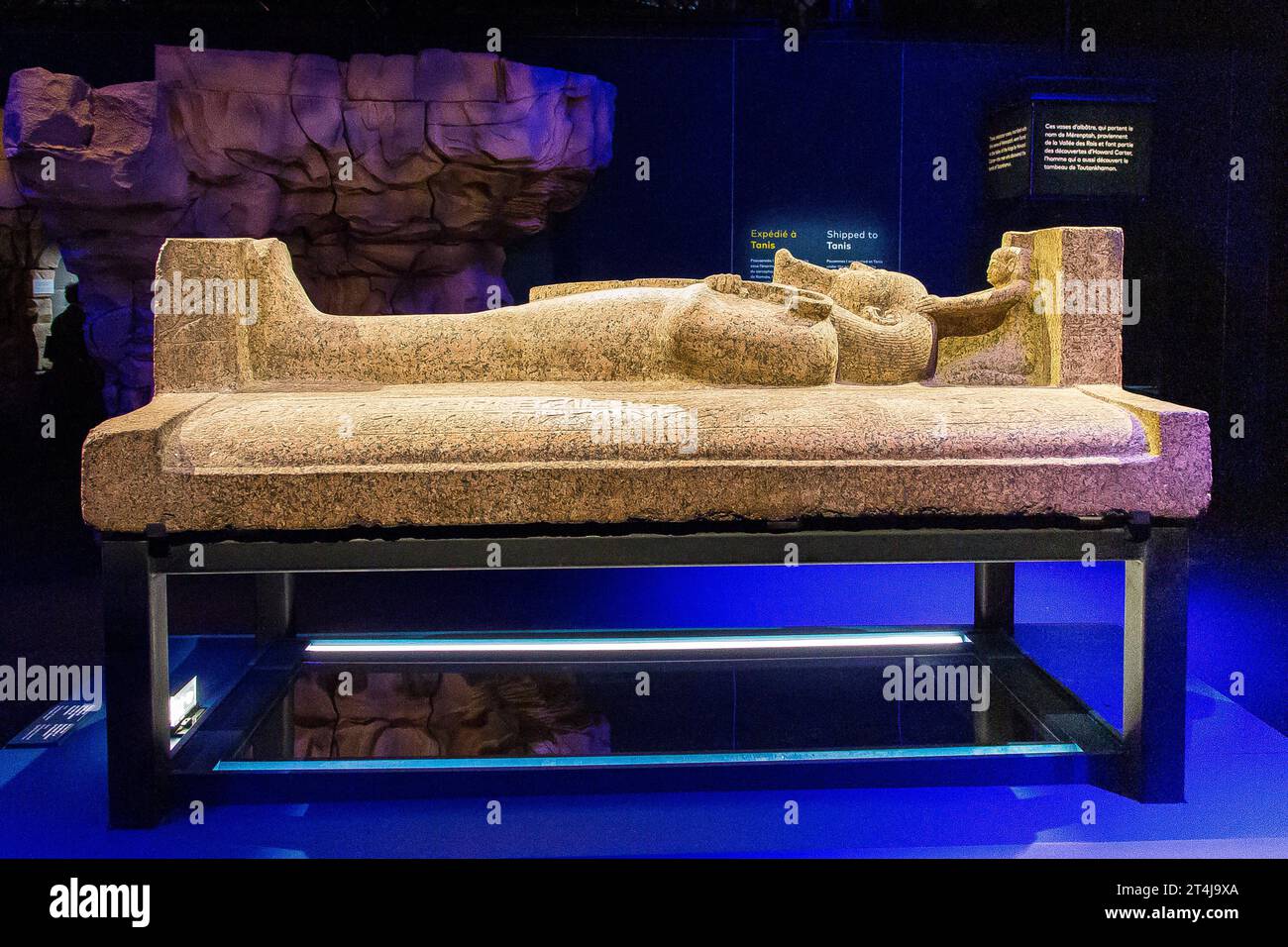 Égypte, le Caire, Musée égyptien, sarcophage extérieur en granit du roi Psusennes I, réutilisé du roi Merenptah. Trouvé dans la nécropole royale de Tanis. Banque D'Images