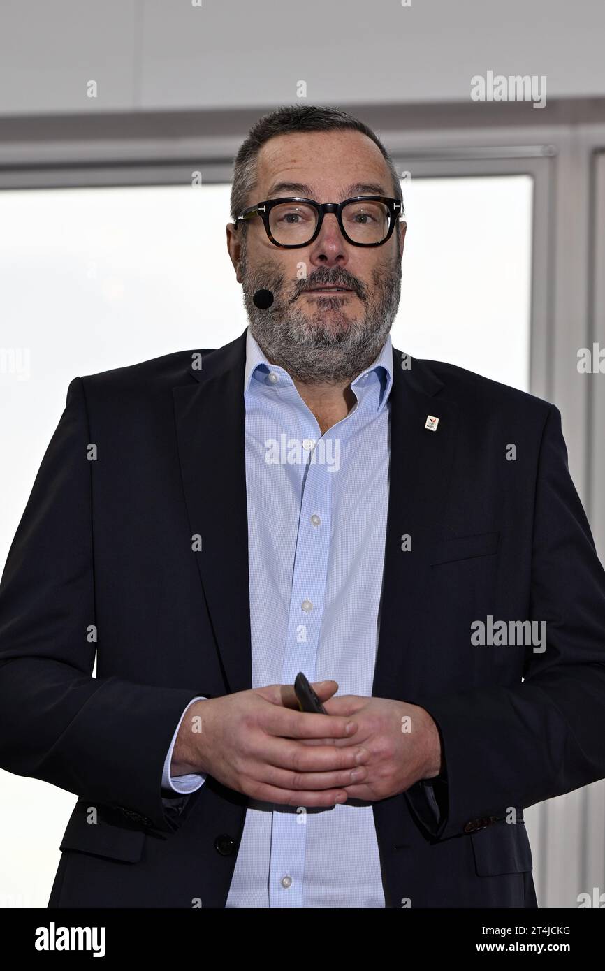 Pascal Reyntjens ATTENTION AUX ÉDITEURS - EMBARGO SUR LA PUBLICATION JUSQU'au 2 NOVEMBRE ...