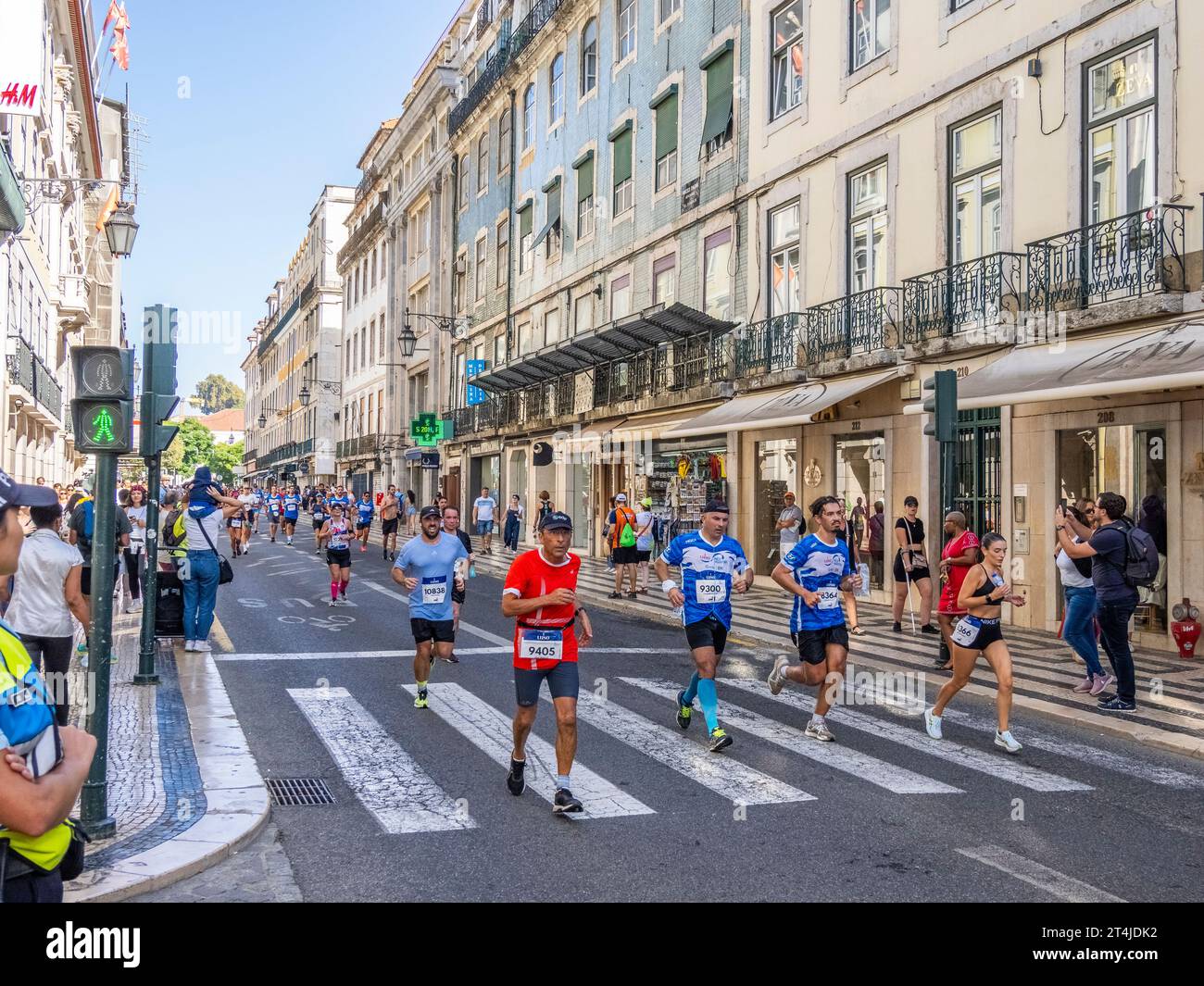 Le marathon de Lisbonne EDP dans le quartier central de Baixa à Lisbonne Portugal Banque D'Images