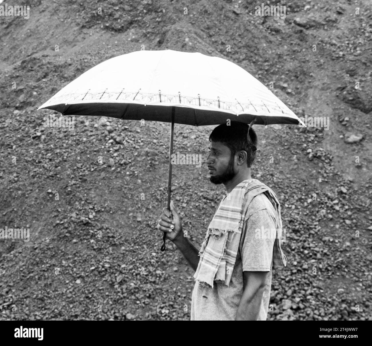 Plus grande place d'affaires de charbon au Bangladesh. Cette image a été prise le 29 mai 2022 à Gabtoli, au Bangladesh Banque D'Images