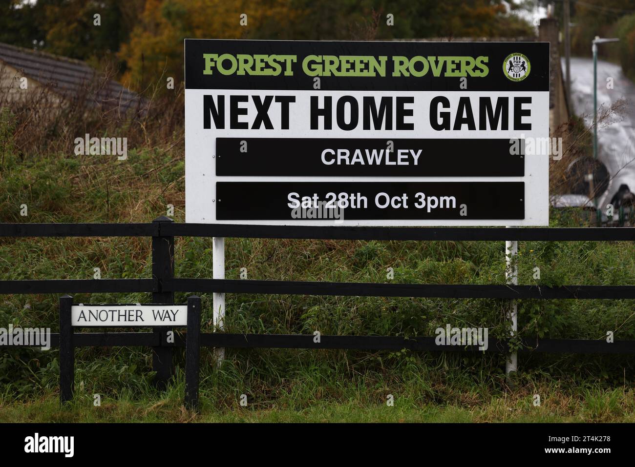 Vue générale du stade avant le match EFL League Two entre Forest Green Rovers et Crawley Town au New Lawn Stadium. 28 octobre 2023 Banque D'Images