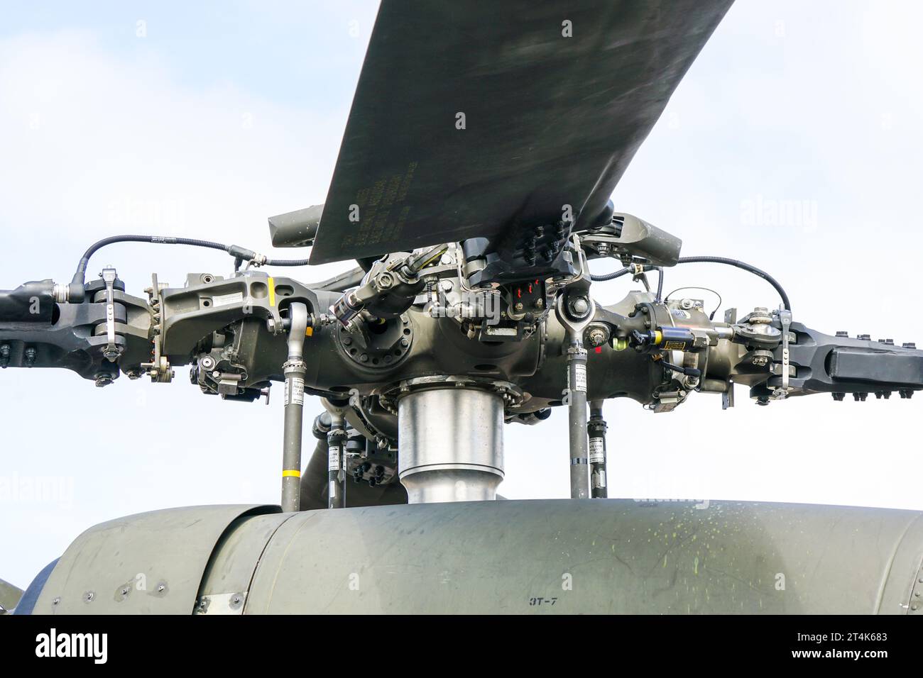 Liepaja, Lettonie- 06 août 2023 : hélicoptère Black Hawk UH-60 rotor et pales gros plan au spectacle aérien, engrenage d'entraînement d'hélice, le rotor de l'hélicoptère Banque D'Images