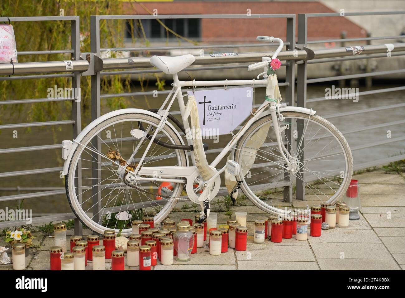 Geisterrad erinert an Fahrradunfall mit Todesfolge, Hafencity, Hamburg, Deutschland Banque D'Images