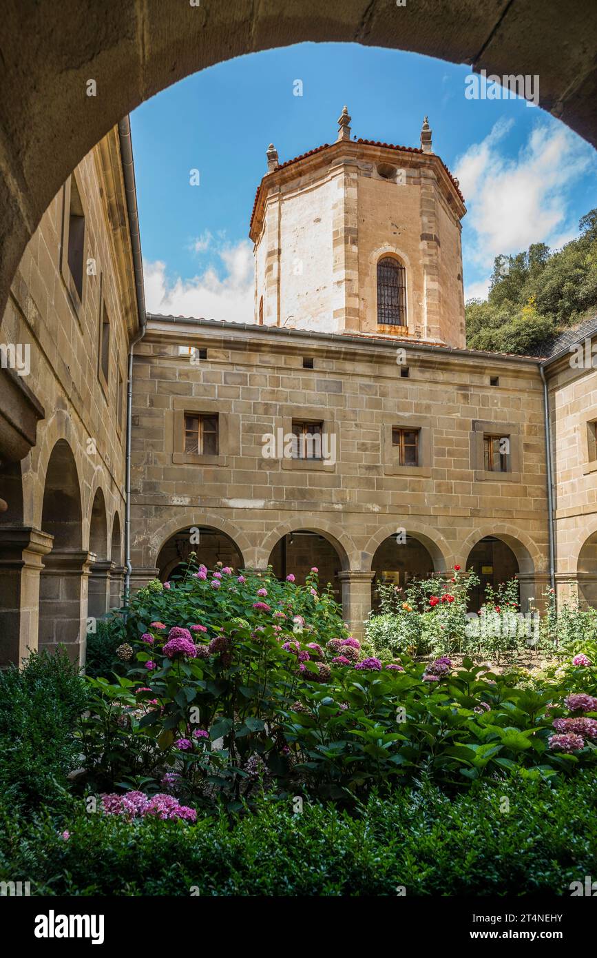 Sanctuaire et monastère, chemin de Saint James, Monasterio de Santo Toribio de Liebana, Camaleno, Cantabrie, Espagne du Nord, Espagne Banque D'Images