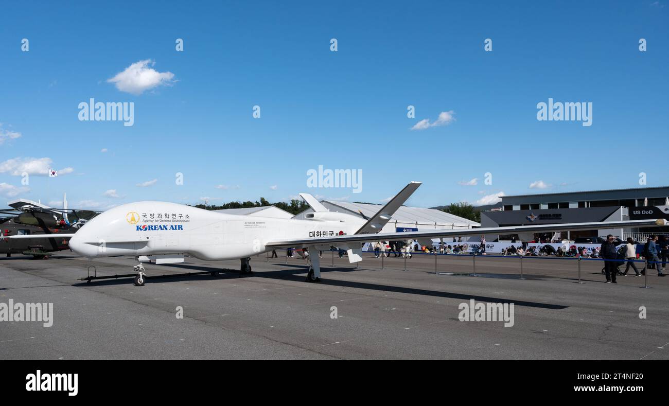Seongnam, Corée du Sud - 21 octobre 2023 : UAV stratégique MASCULIN DE haute performance (KUS-FS) exposé à Séoul Airshow ADEX 2023. Banque D'Images