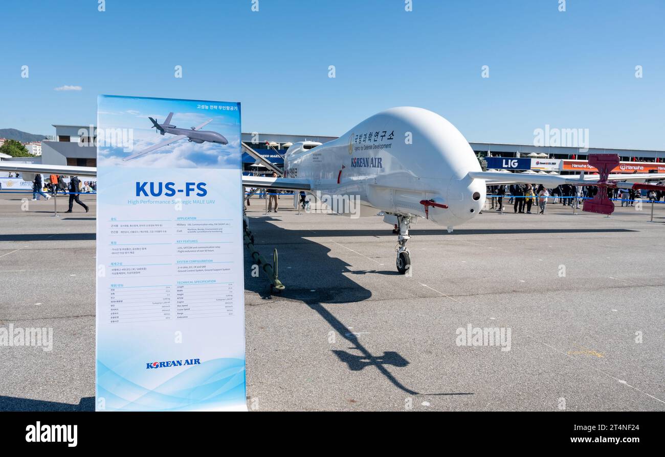 Seongnam, Corée du Sud - 21 octobre 2023 : UAV stratégique MASCULIN DE haute performance (KUS-FS) exposé à Séoul Airshow ADEX 2023. Banque D'Images