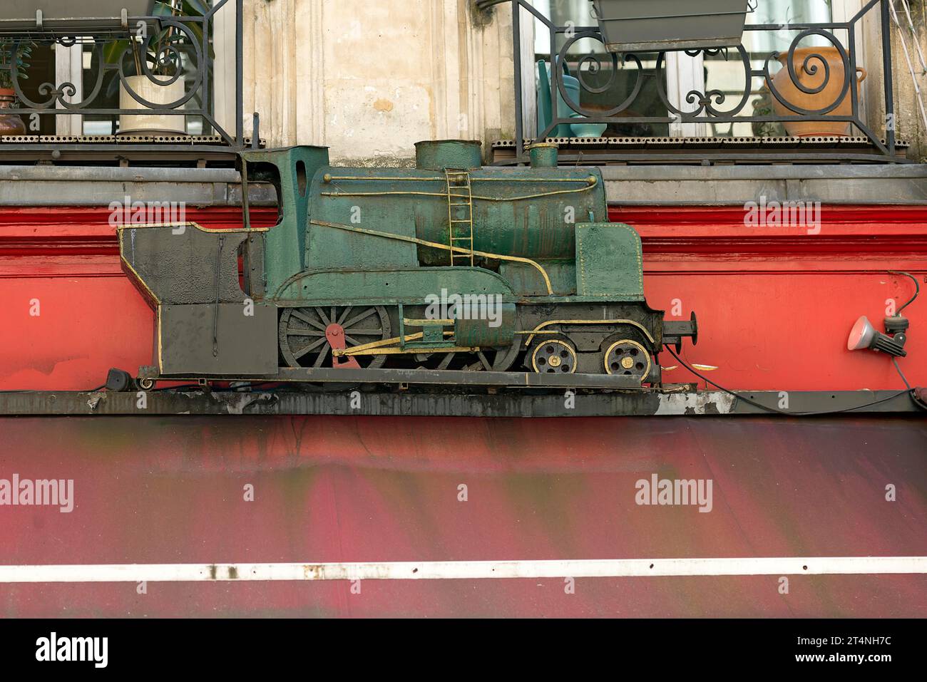 Lokomtove à propos du restaurant Grand Mere Louise, 37 rue de la Harpe, Paris, France Banque D'Images