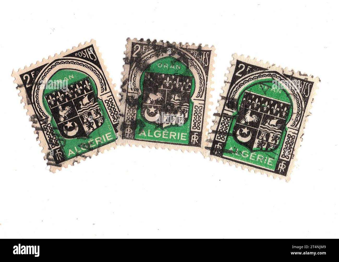 Timbres-poste vintage d'Algérie isolés sur fond blanc. Banque D'Images