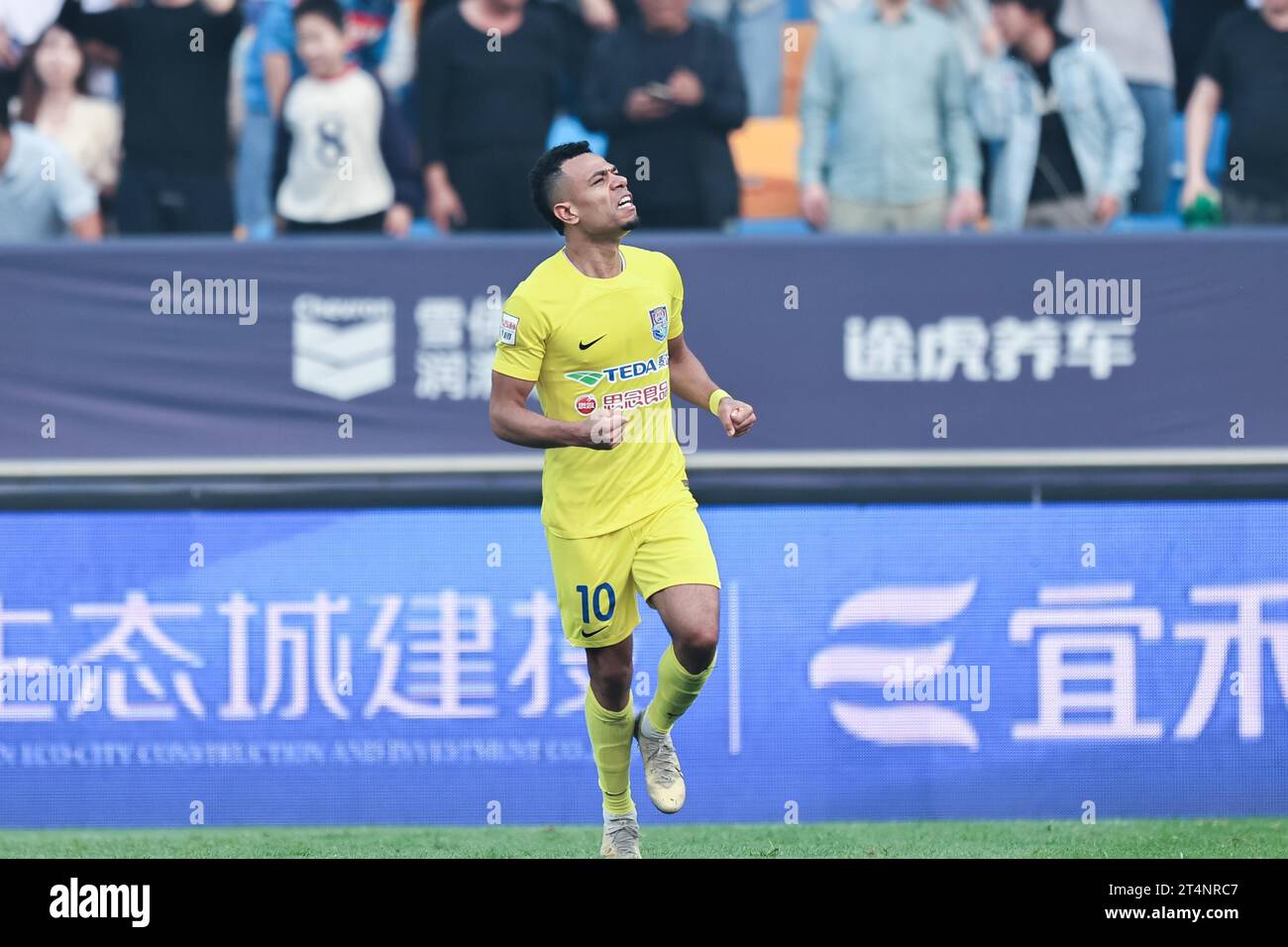Tianjin Jinmen Tiger football Club 1-1 match nul Shanghai Shenhua football Club au vingt-neuvième tour de la Super League chinoise (CSL) 2023 à Tianjin Banque D'Images