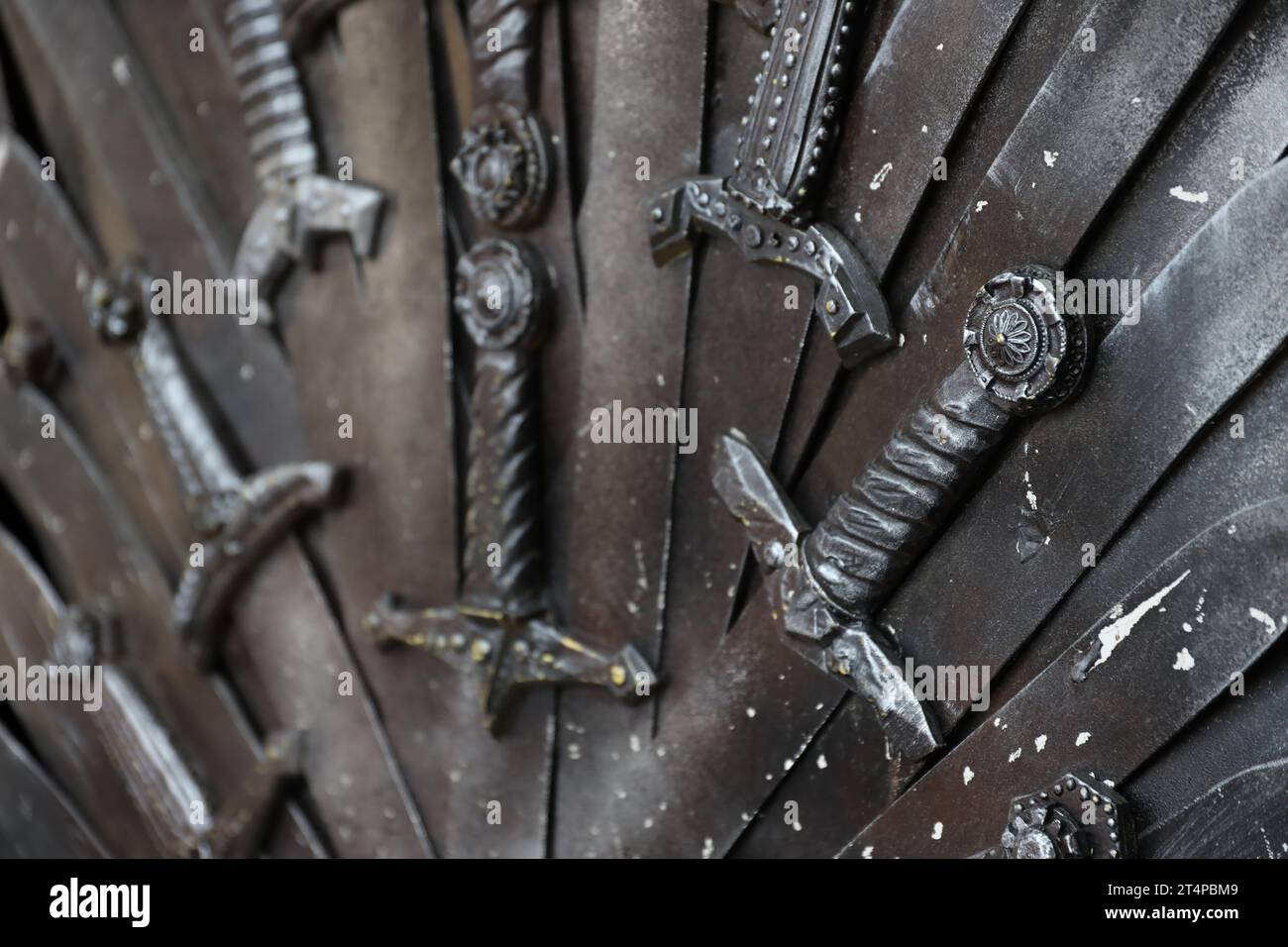 Fond d'épées de chevalier en métal gros plan. Le concept Knights Banque D'Images
