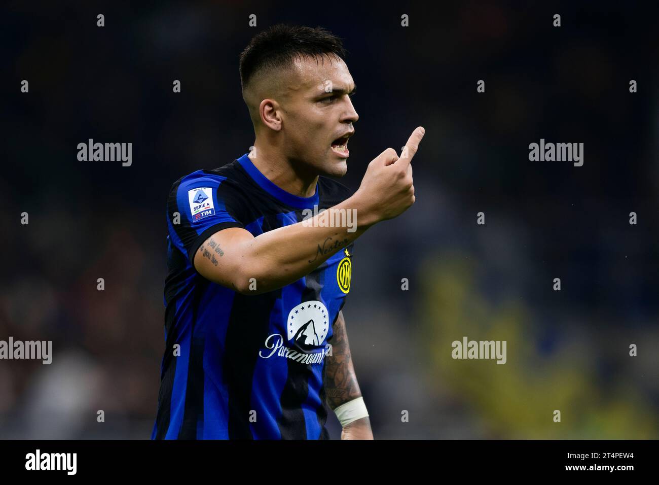 Lautaro Martinez du FC Internazionale réagit lors du match de Serie A entre le FC Internazionale et L'AS Roma. Banque D'Images