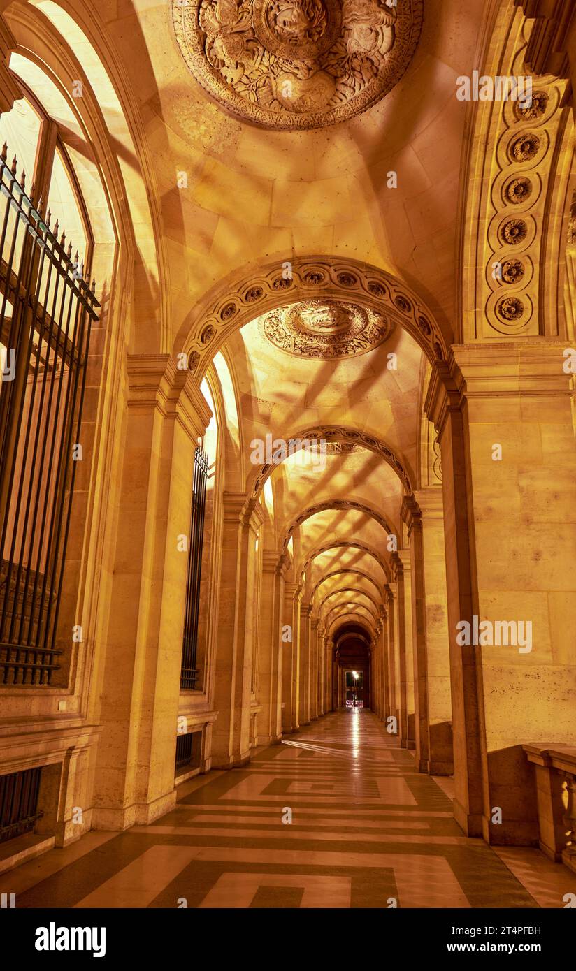 Galerie du palais du Louvre à Paris Banque D'Images