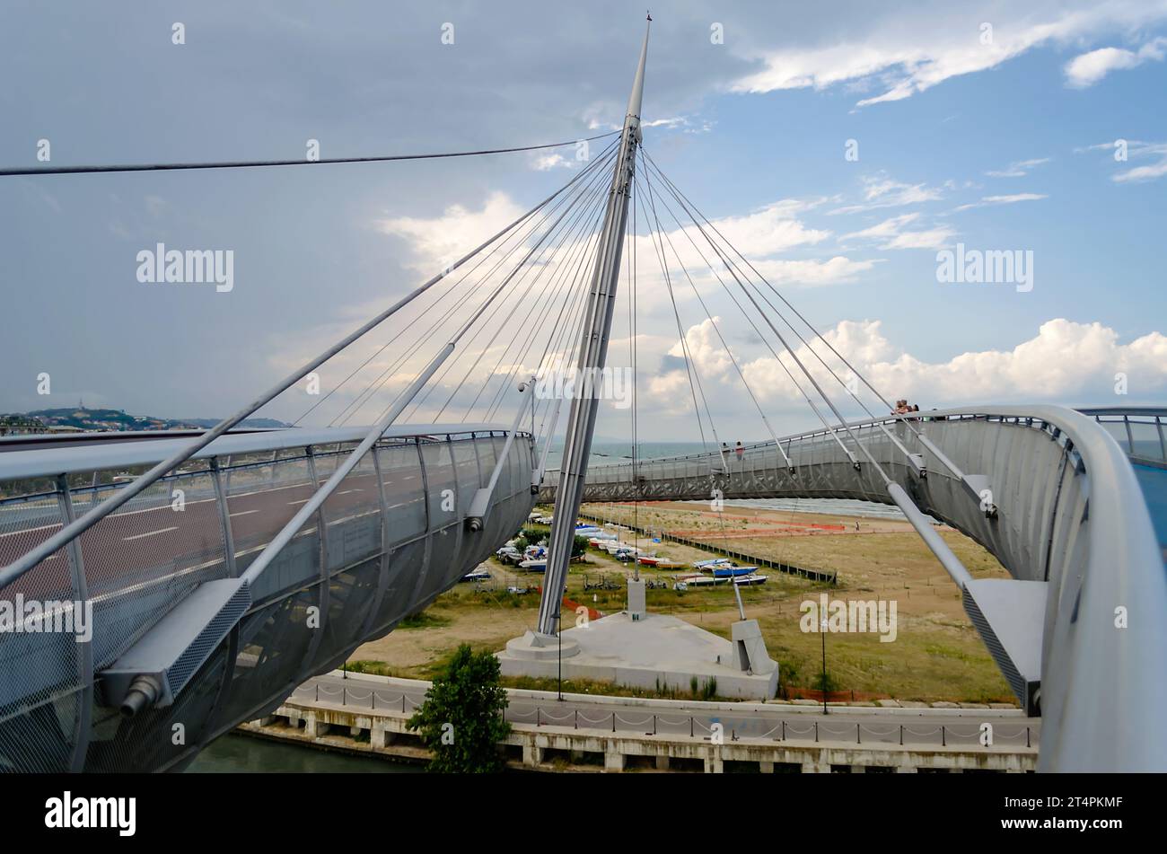 Pont de la mer, exemple emblématique de l'architecture moderne et point de repère à Pescara, Italie Banque D'Images