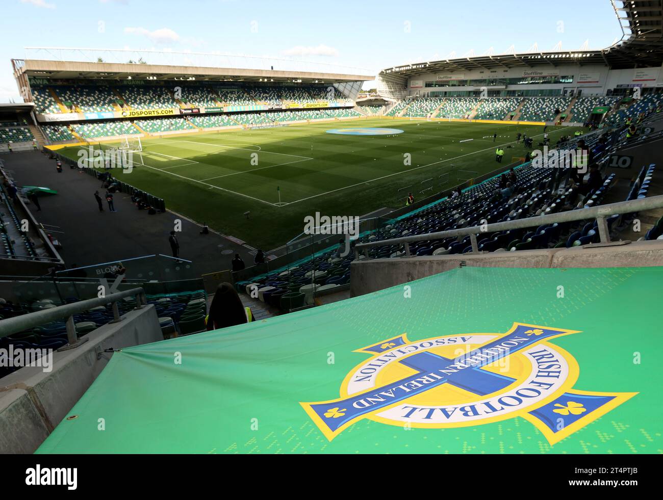 Photo du dossier datée du 24-09-2022 d'Une vue générale du parc Windsor, à Belfast. La FA irlandaise a confirmé que le dernier match de la Ligue des Nations féminines d’Irlande du Nord contre la République d’Irlande aura lieu au National football Stadium de Windsor Park. Date de publication : mercredi 1 novembre 2023. Banque D'Images