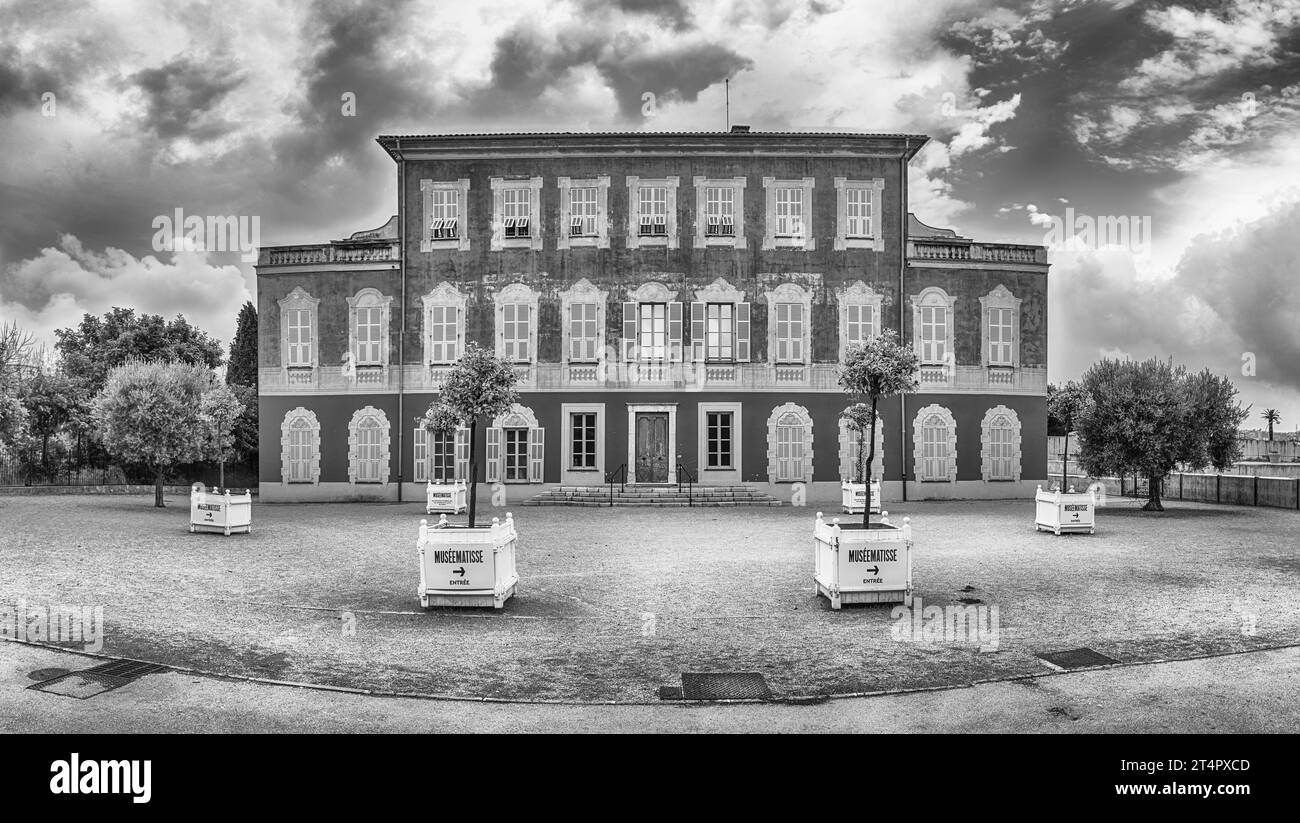 NICE, FRANCE - 12 AOÛT : façade du Musée Matisse dans le quartier de Cimiez, Nice, Côte d'Azur, France, vu le 12 août 2019 Banque D'Images