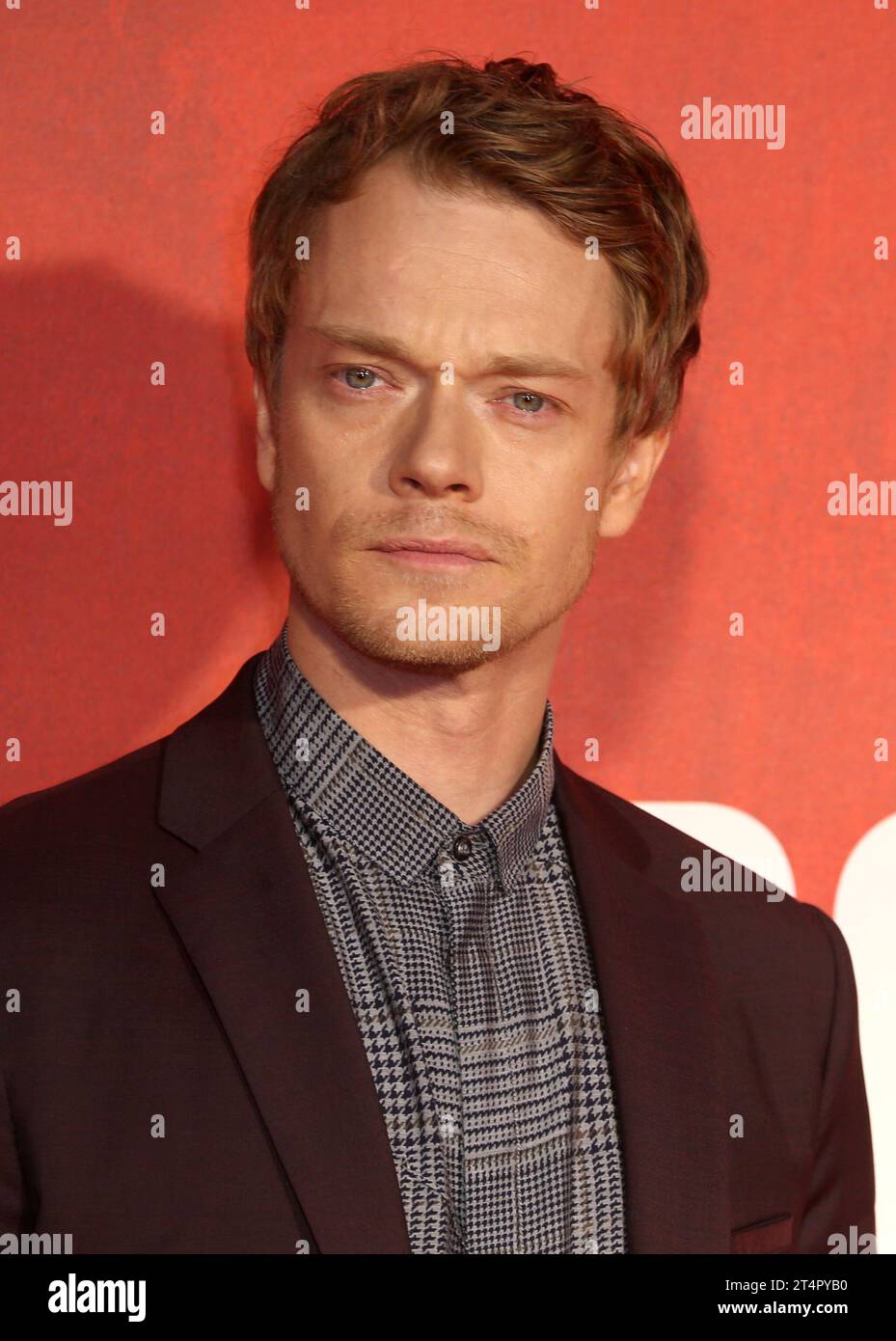 Alfie Allen assiste à la première européenne « JoJo Rabbit » lors du 63e BFI London film Festival à Odeon Luxe Leicester Square à Londres. (Photo Fred Duval / SOPA Images/Sipa USA) Banque D'Images